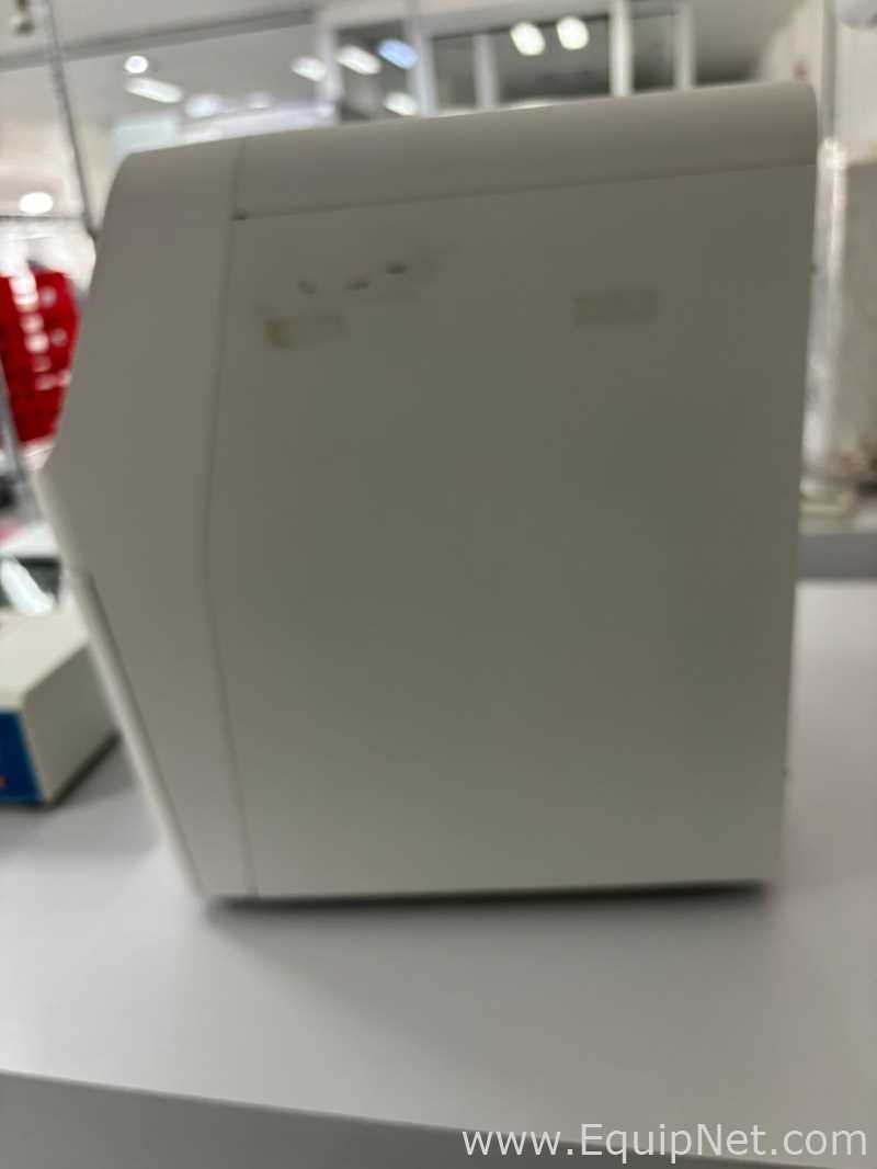Sistema de Aislamiento de Acido Nucleico marca Zybio modelo EXM3000
