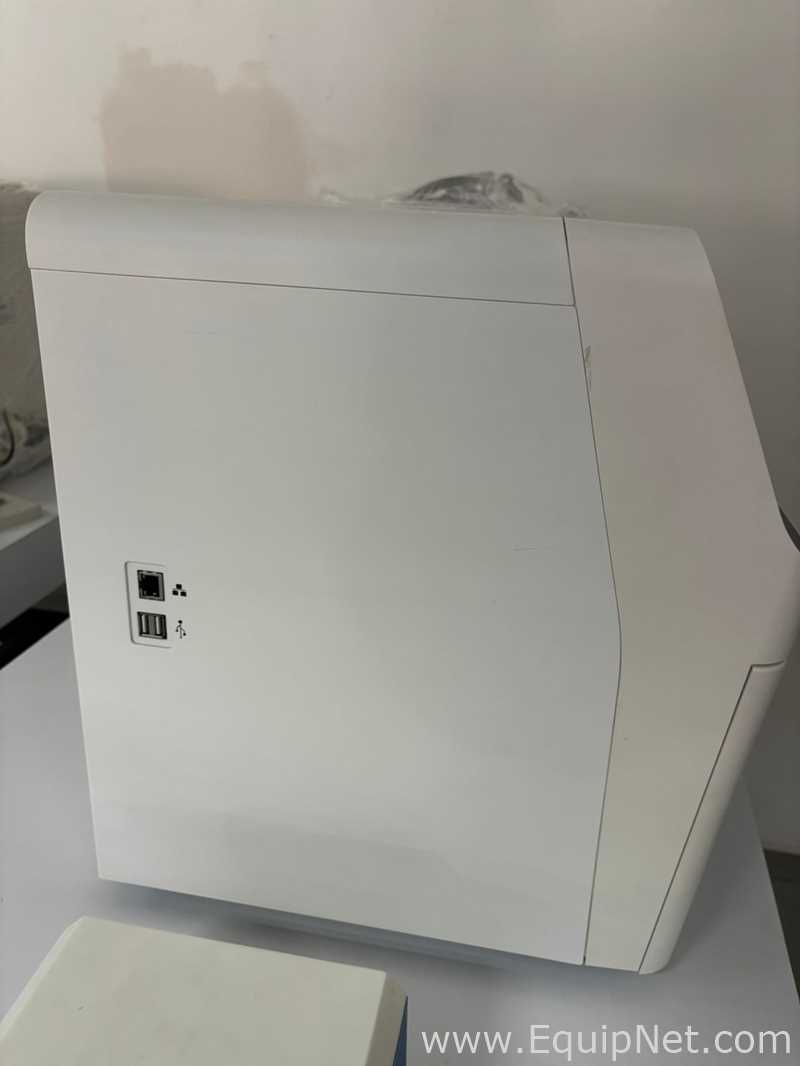Sistema de Aislamiento de Acido Nucleico marca Zybio modelo EXM3000