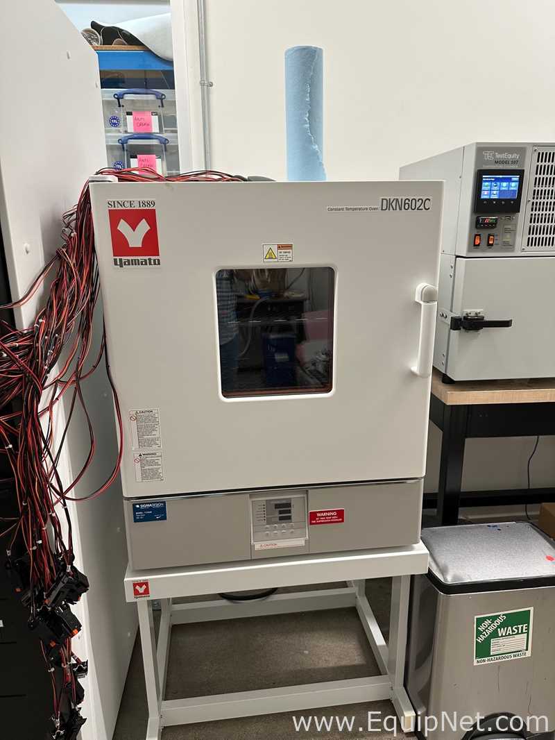 Horno de Laboratorio Yamato DKN602C