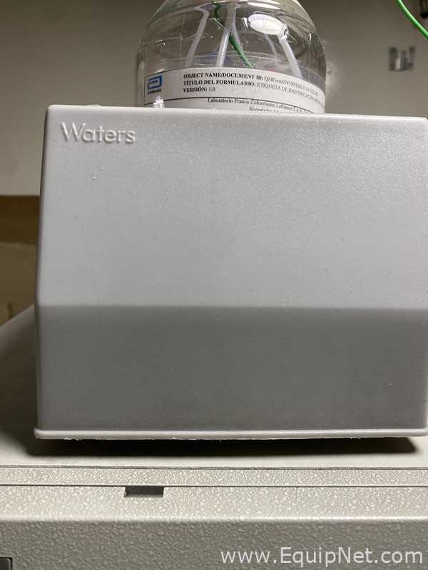Módulo de separación Waters Alliance e2695 con detector RI 2414 y detector matriz fotodiodos 2998