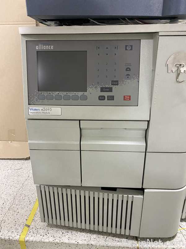 Módulo de separación Waters Alliance e2695 con detector RI 2414 y detector matriz fotodiodos 2998