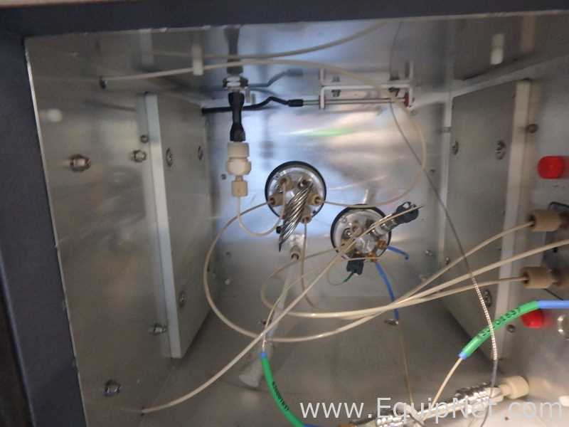 Waters Corporation Synapt G2-S HDMS and NanoAcquity UPLC Q-TOF Mass Spectrometer