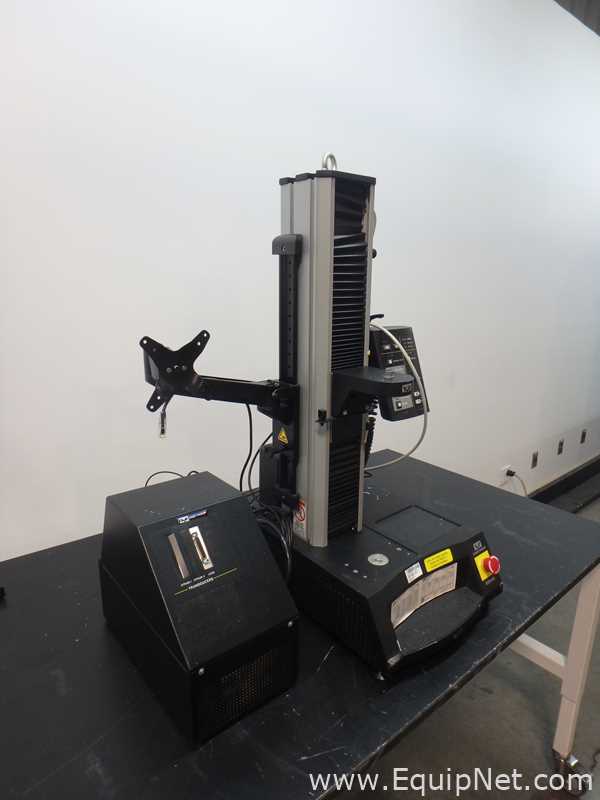Equipo de verificación o medición electrónica Instron 5542