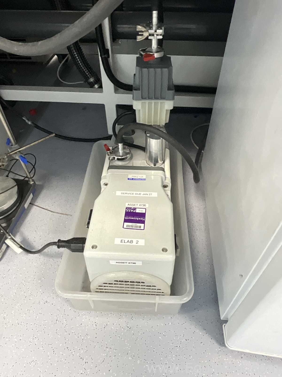 Gallenkamp OVA031.XX1.5 Laboratory Vacuum Oven with Edwards ELab2 Vacuum Pump
