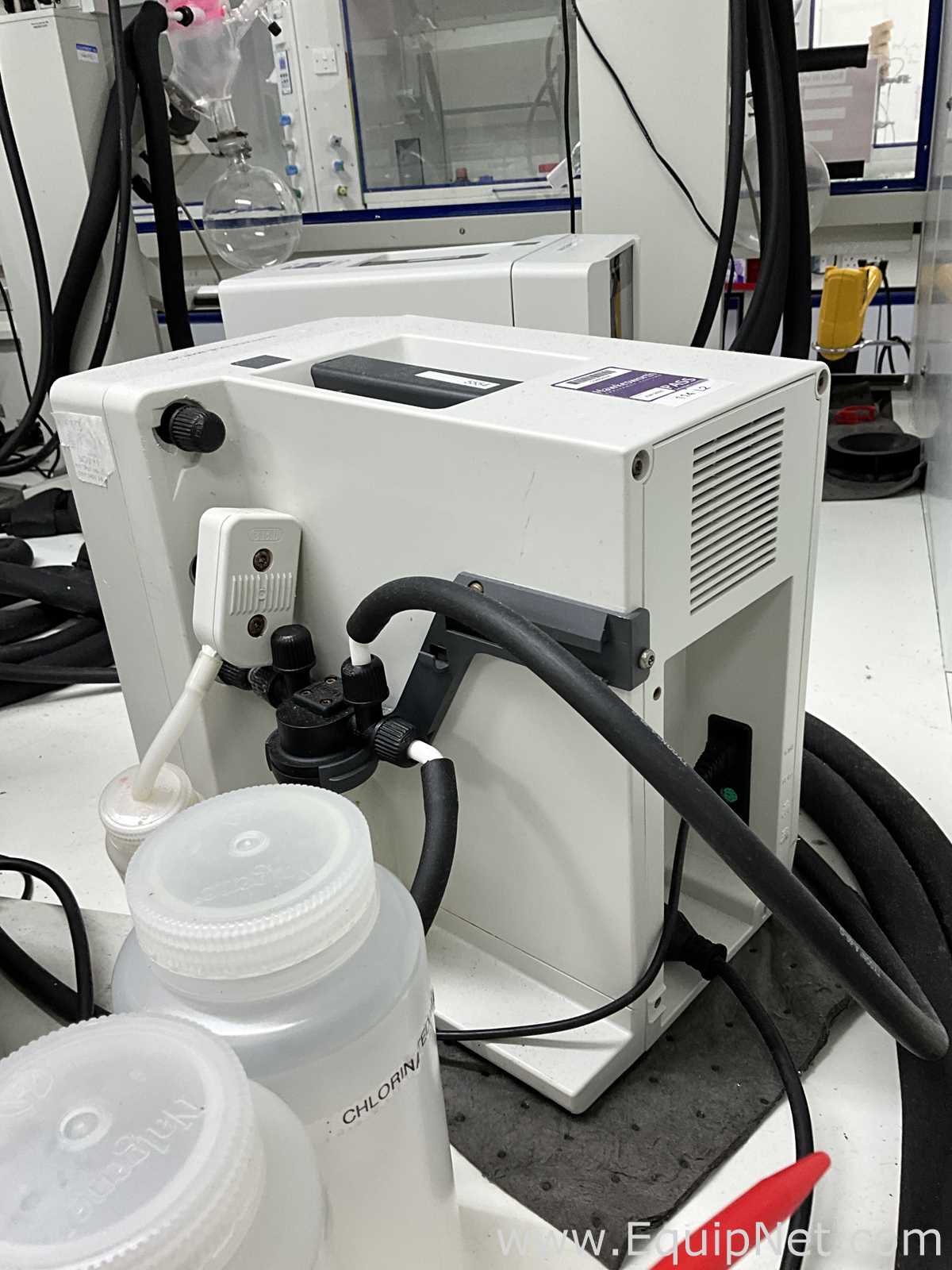 Buchi Labortechnik AG R-100 Evaporator With B-100 Heating Bath V-300 Vacuum Pump and I-100 Interface