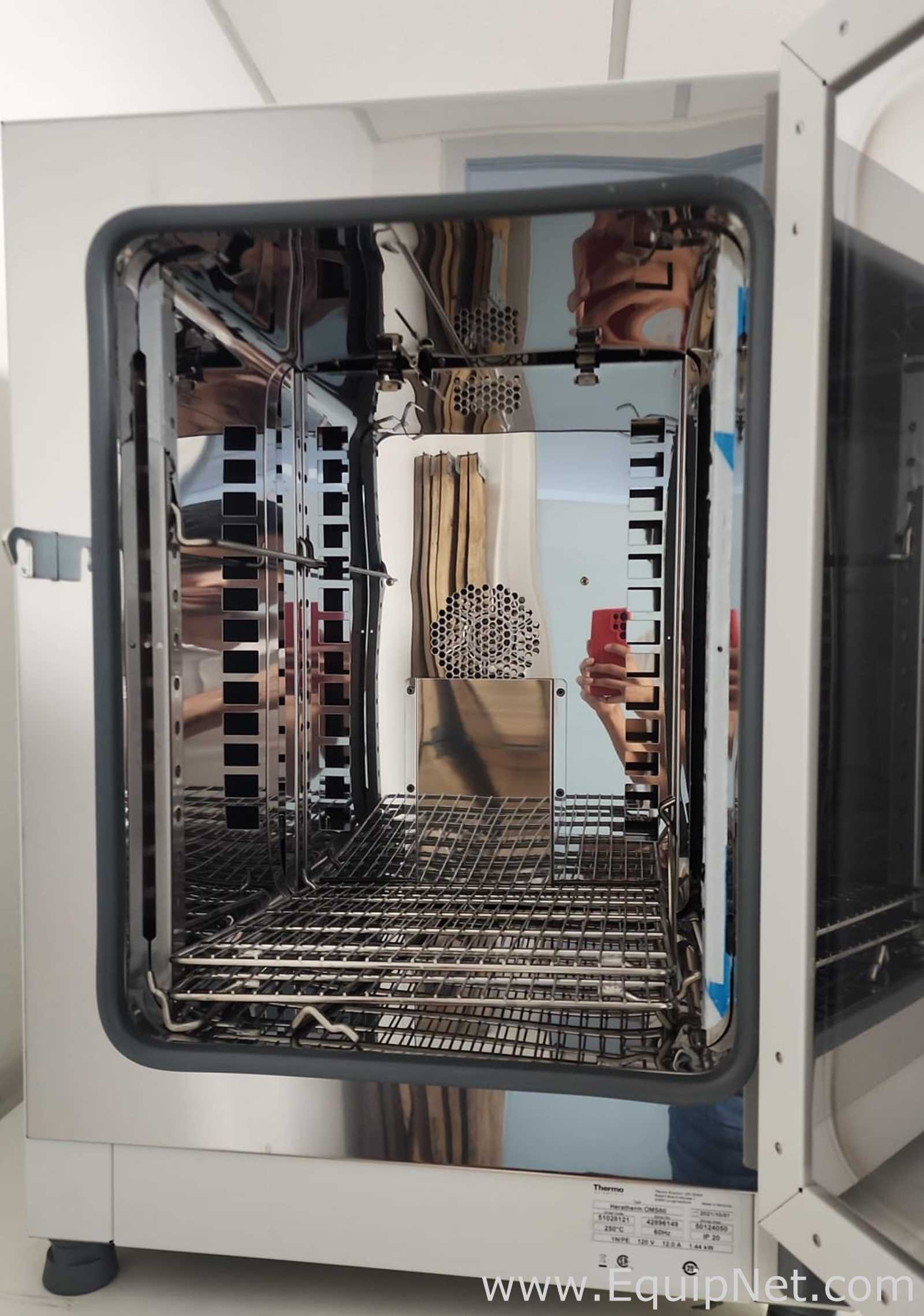 Thermo Scientific Heratherm OMS60 Lab Oven