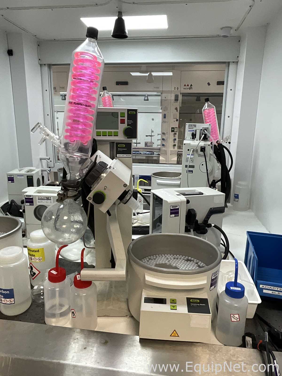 Buchi R-100 Rotary Evaporator with B-100 Heating Bath and V-300 Vacuum Pump