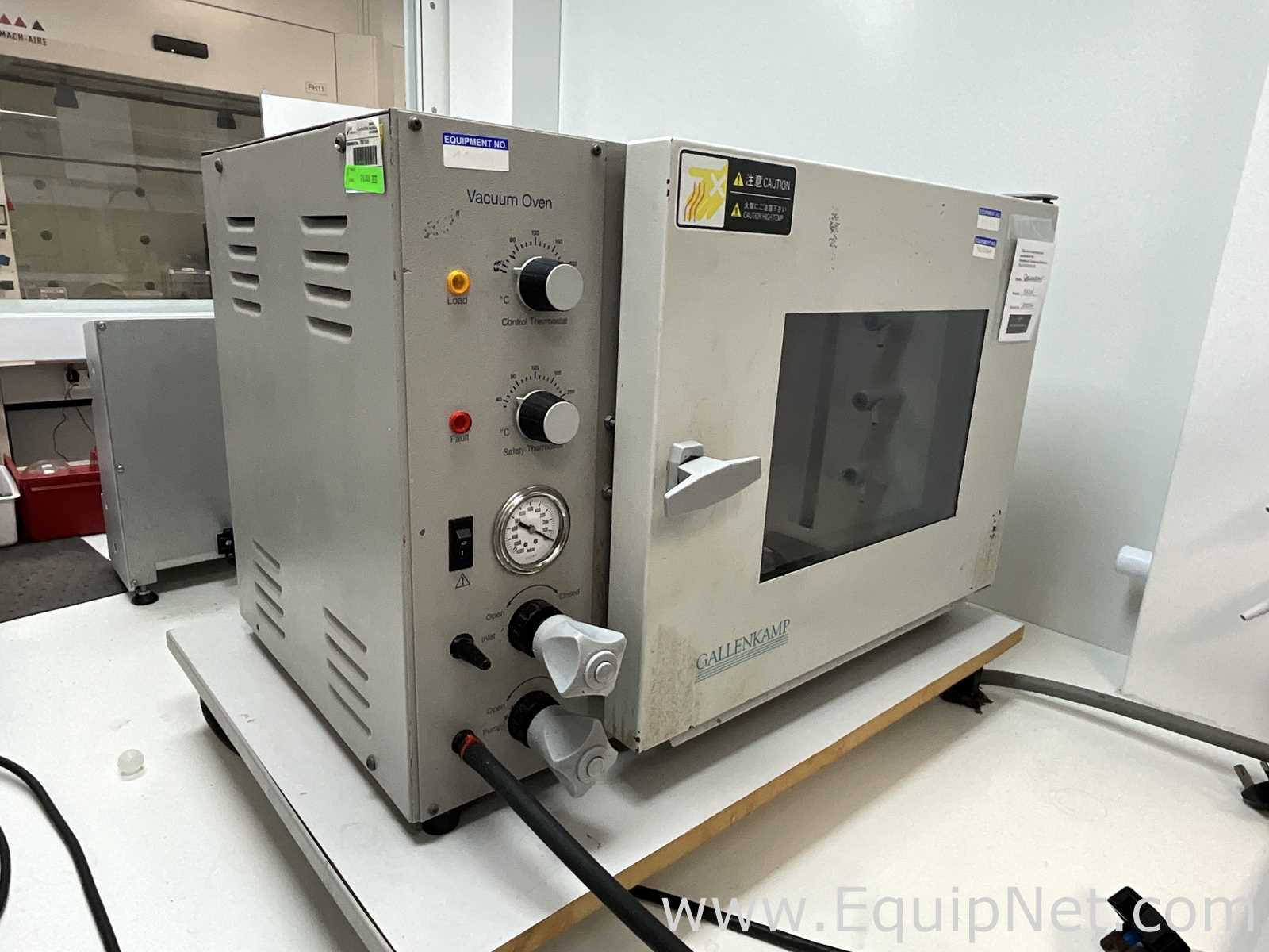 Gallenkamp OVA031.XX1.5 Laboratory Vacuum Oven with Edwards ELab2 Vacuum Pump