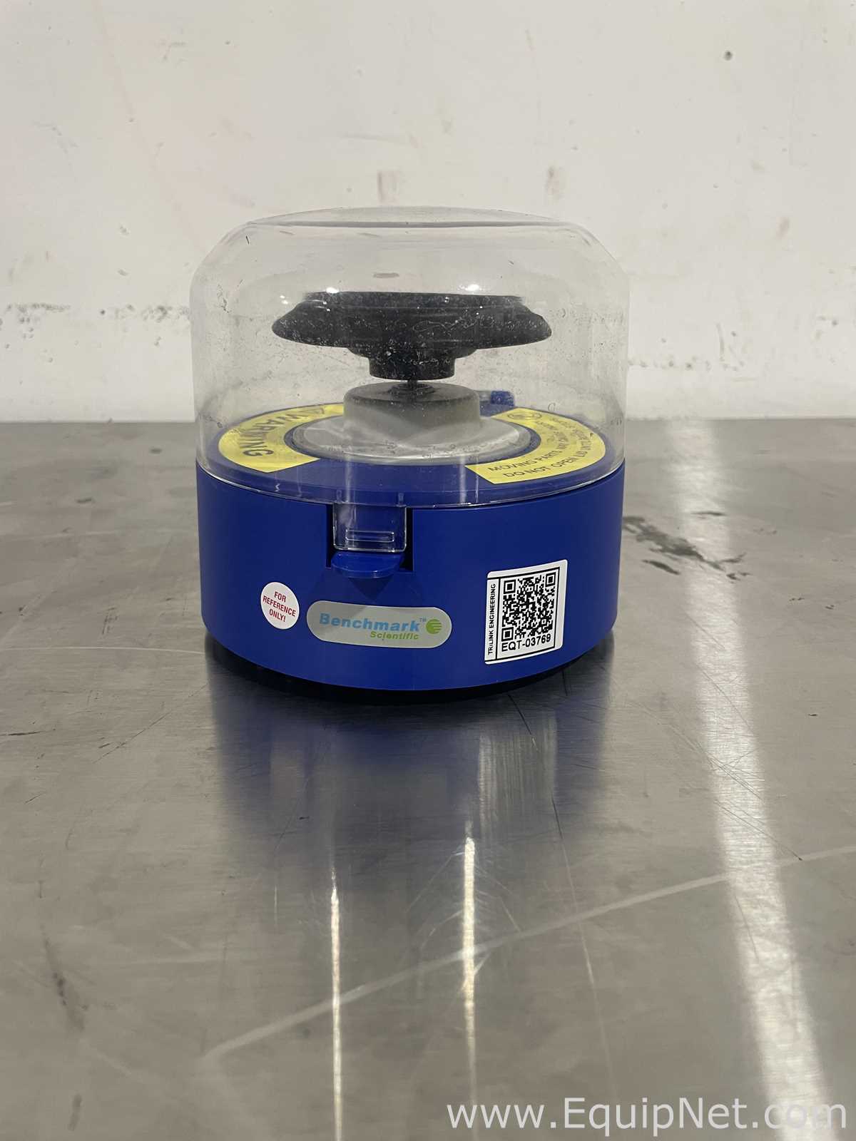 Centrífuga para Laboratórios Benchmark Scientific BSC1006-B