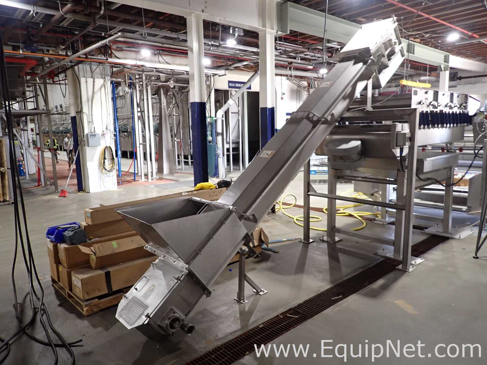 Stainless Steel Inclined Conveyor with Hopper 13-13.1