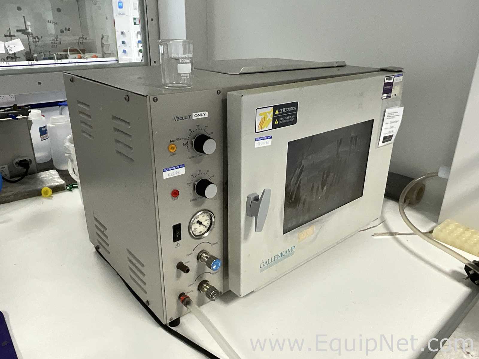 Gallenkamp OVA031.XX1.5 Laboratory Vacuum Oven with Edwards ELab2 Vacuum Pump