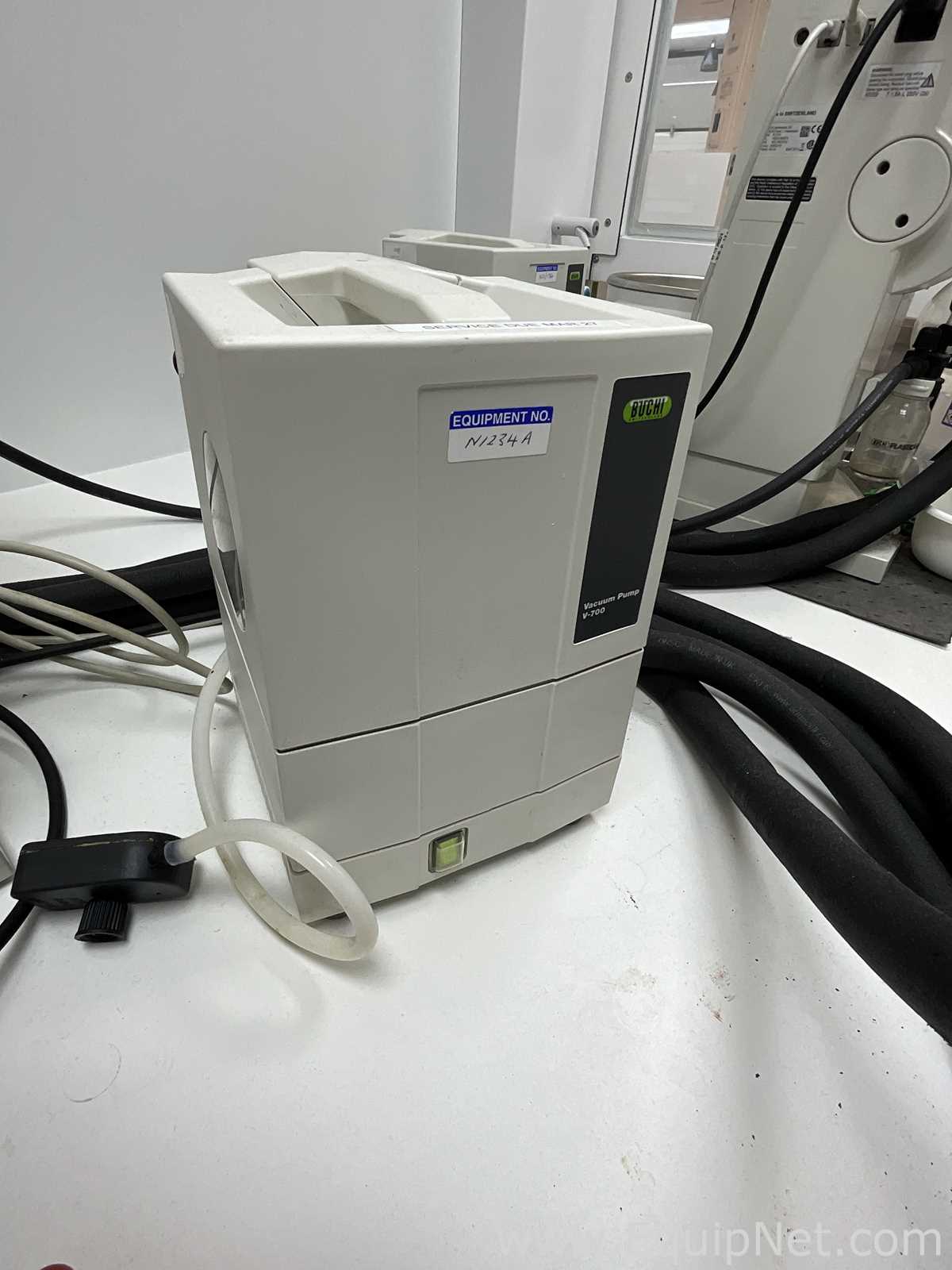 Buchi R-210 Evaporator with B-491 Heating Bath, V-700 Vacuum Pump and F-305 Recirculating Chiller