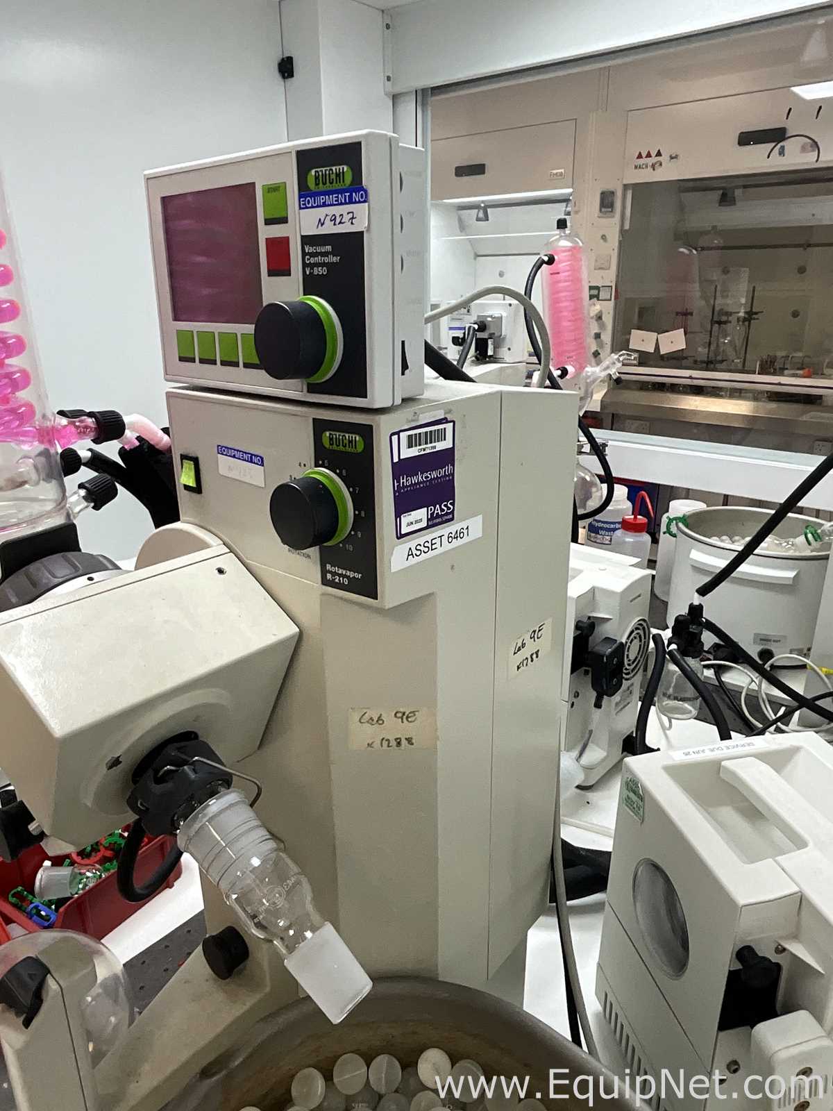 Buchi R-210 Evaporator with B-491 Heating Bath and V-700 Vacuum Pump