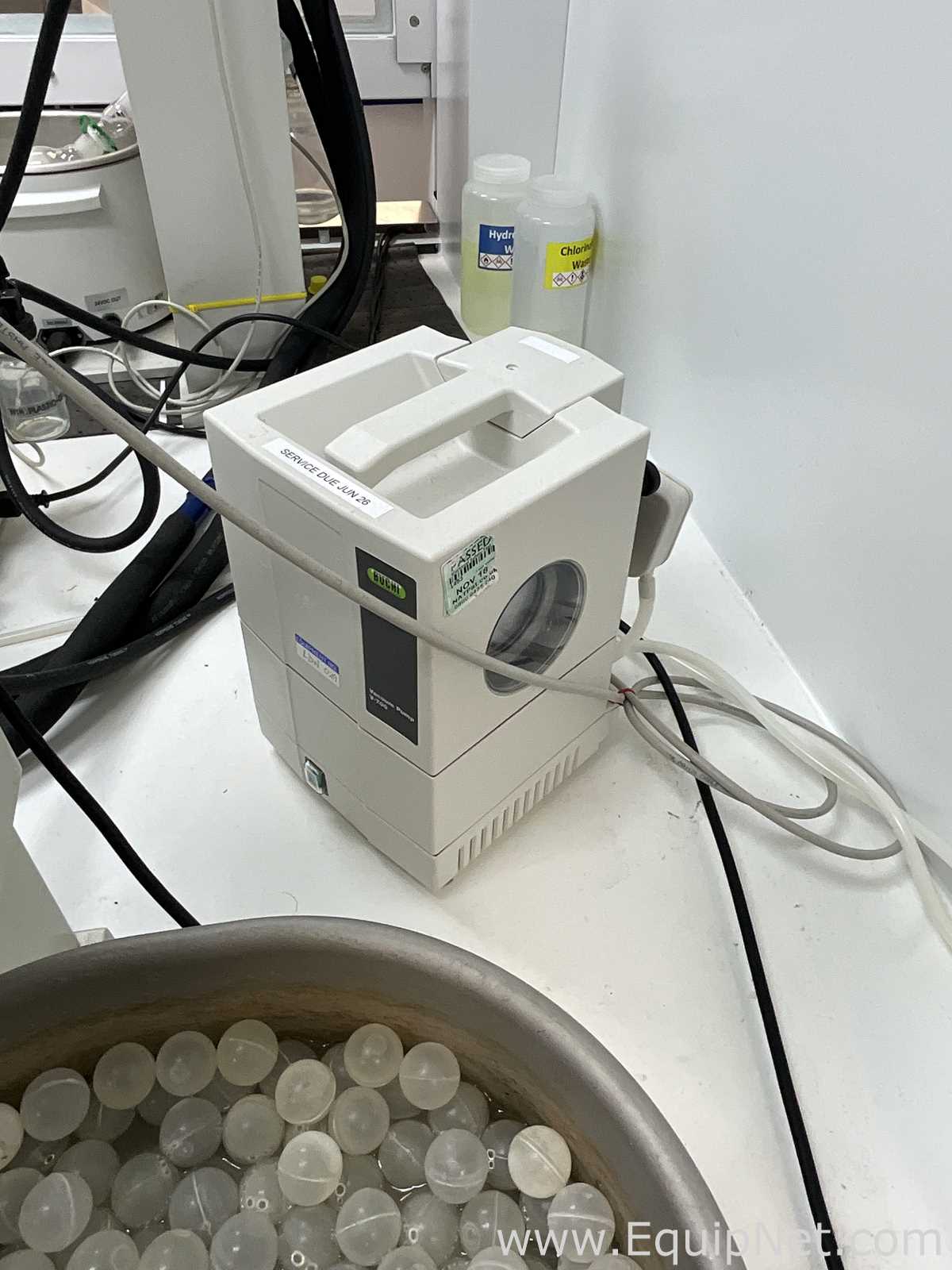 Buchi R-210 Evaporator with B-491 Heating Bath and V-700 Vacuum Pump