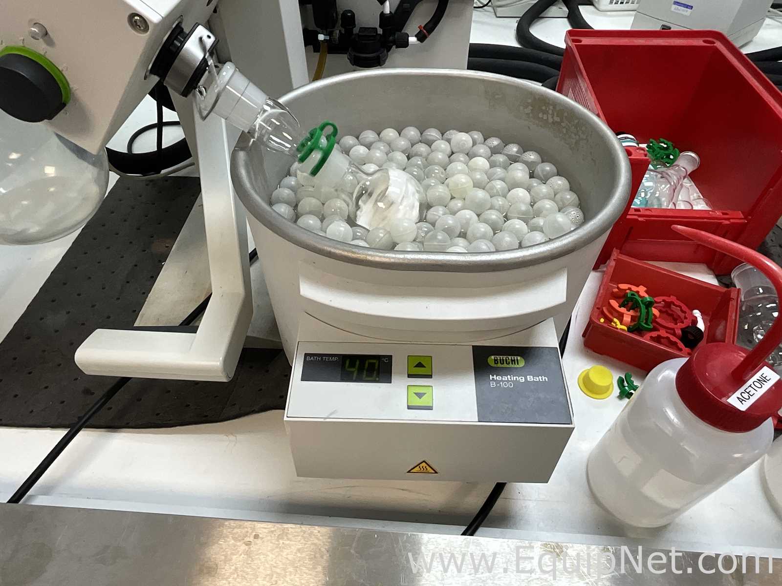 Buchi R-100 Rotary Evaporator with B-100 Heating Bath and V-300 Vacuum Pump