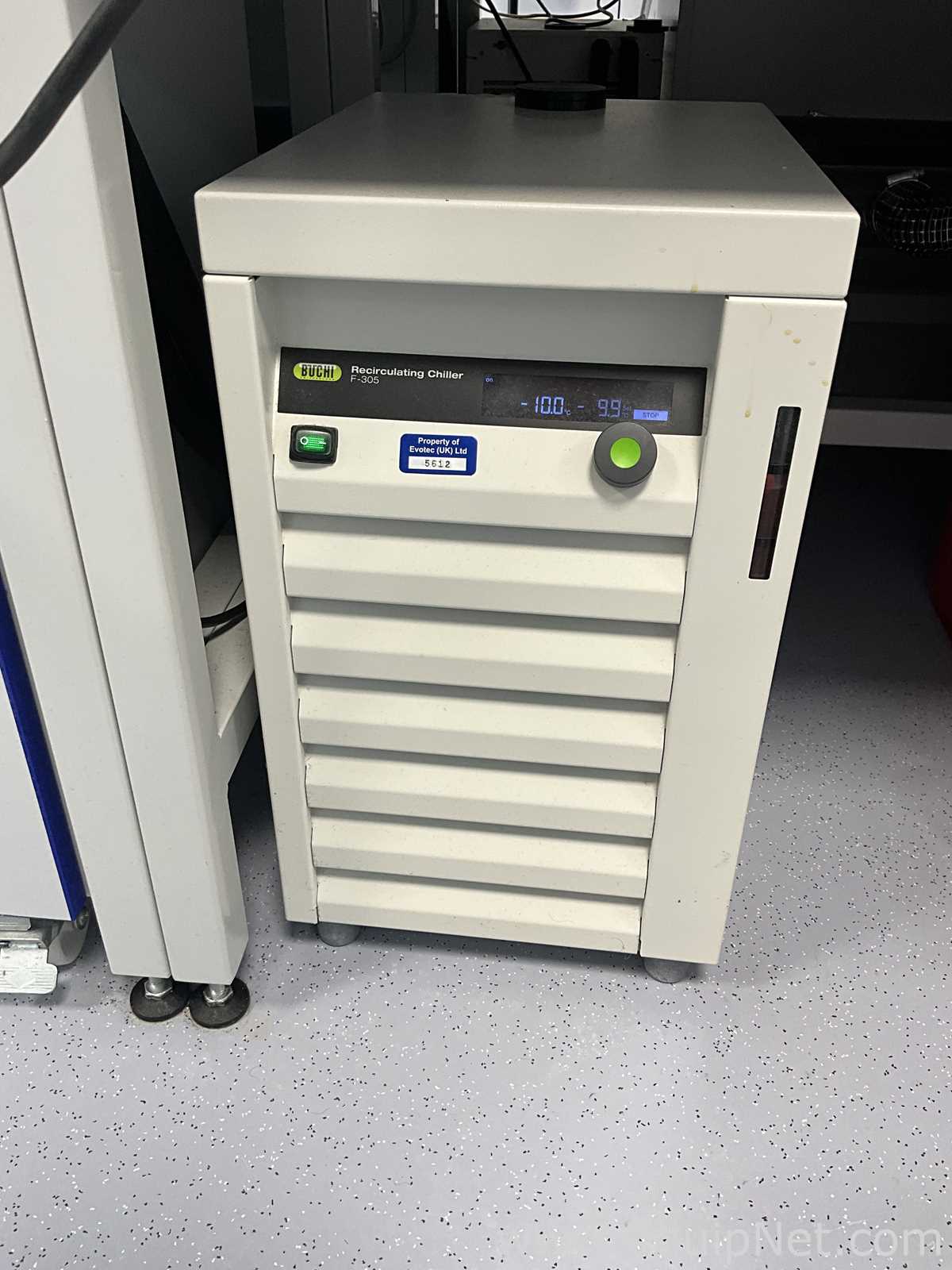 Buchi R-210 Evaporator with B-491 Heating Bath, V-700 Vacuum Pump and F-305 Recirculating Chiller -R