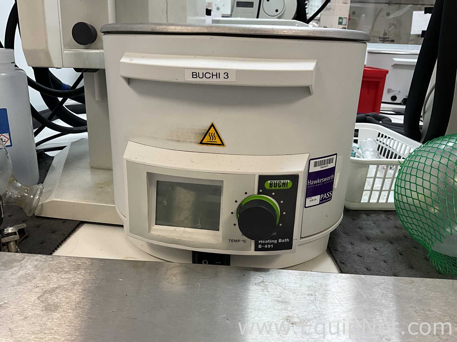 Buchi R-210 Evaporator with B-491 Heating Bath, V-700 Vacuum Pump and F-305 Recirculating Chiller