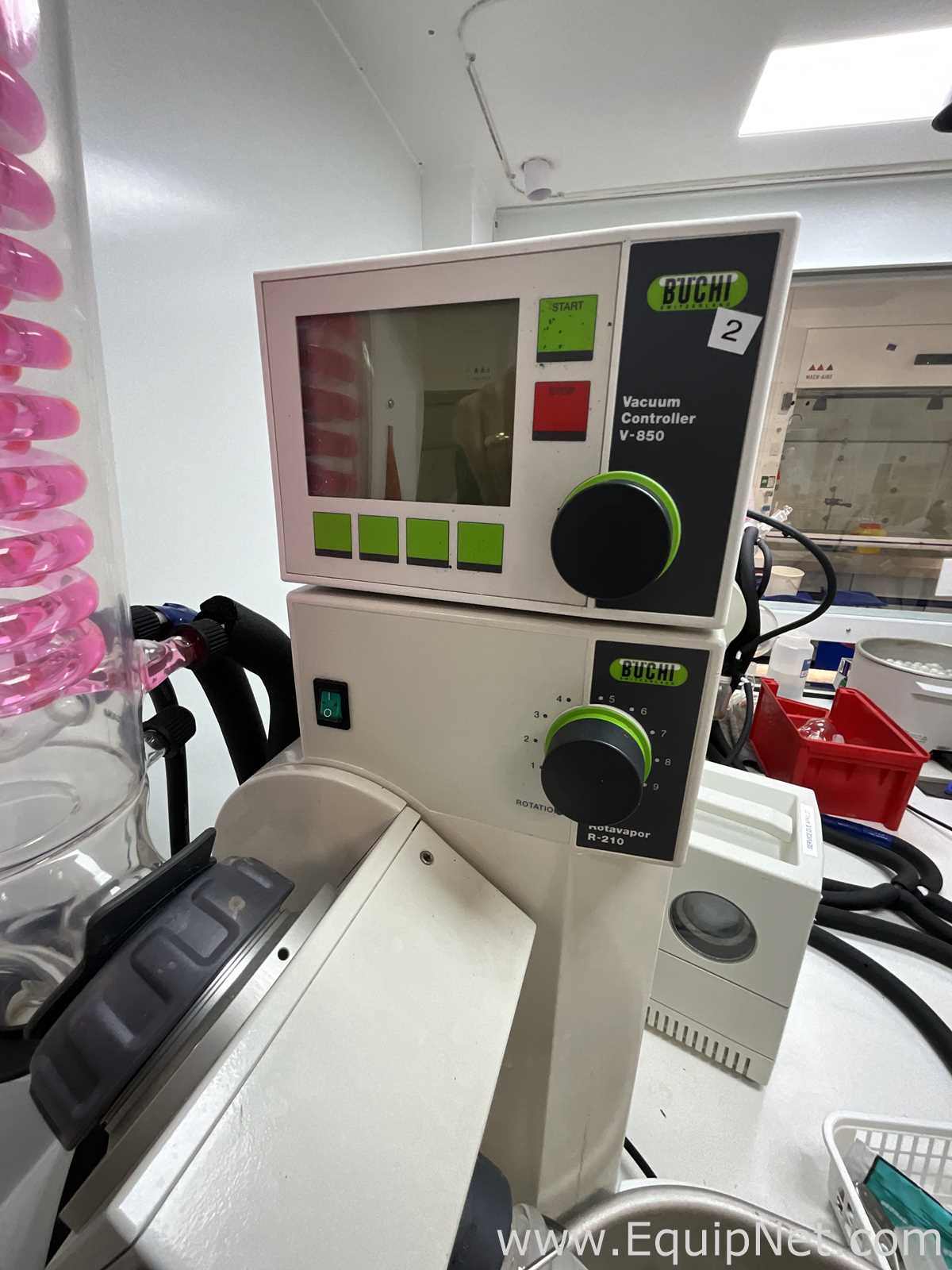 Buchi R-210 Evaporator with B-491 Heating Bath, V-700 Vacuum Pump and F-305 Recirculating Chiller
