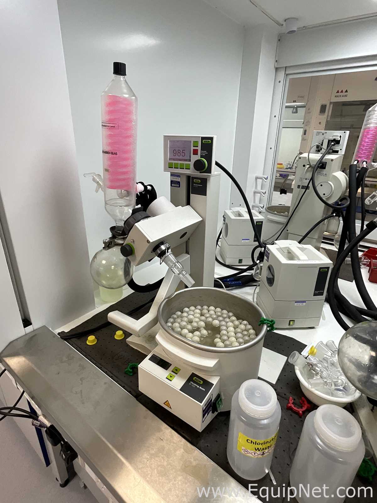 Buchi R-100 Rotary Evaporator with B-100 Heating Bath and V-700 Vacuum Pump