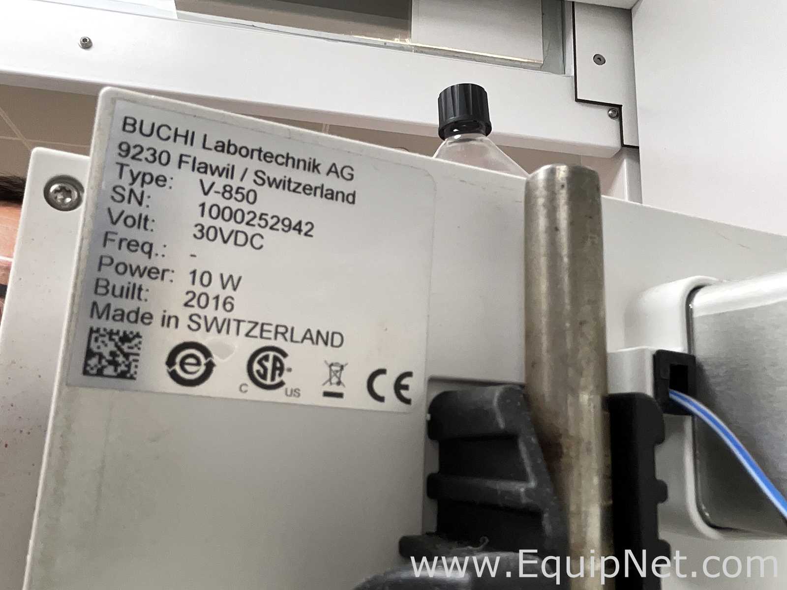 Buchi R-100 Rotary Evaporator with B-100 Heating Bath and V-700 Vacuum Pump