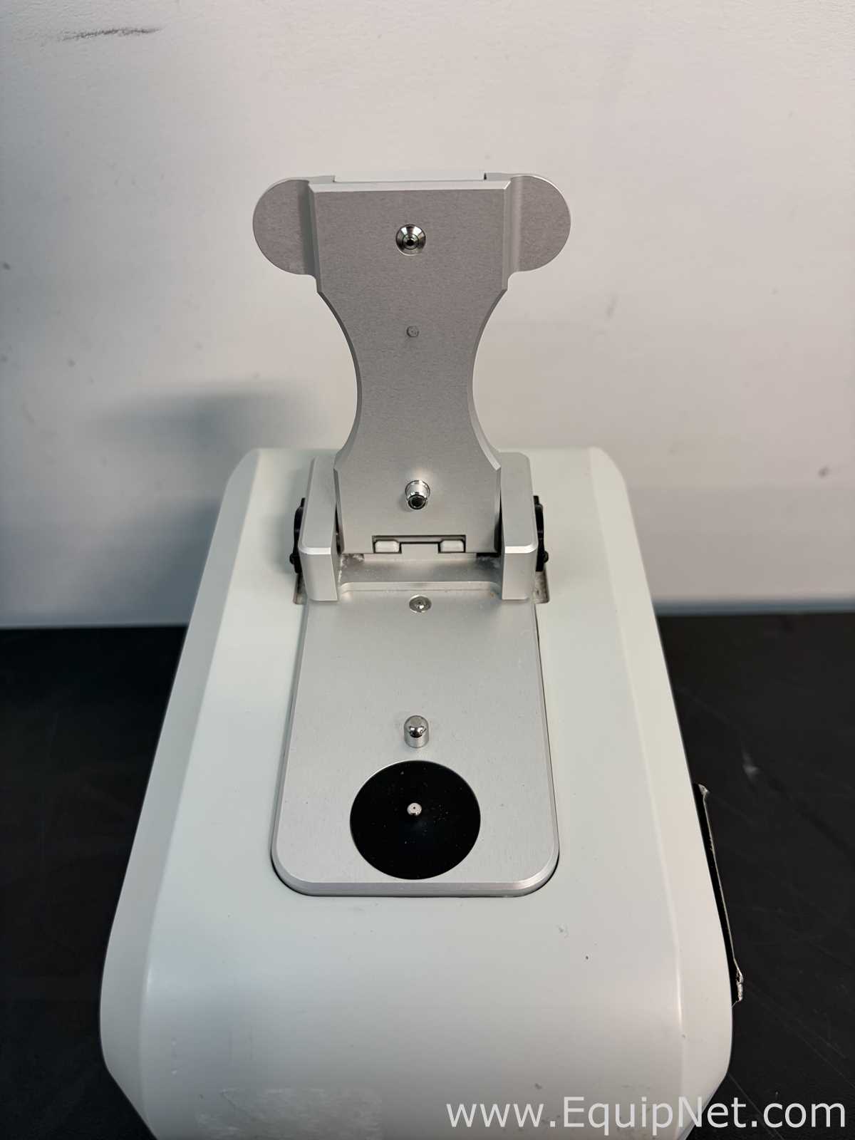 Thermo Scientific NanoDrop 2000 UV-Vis Spectrophotometer