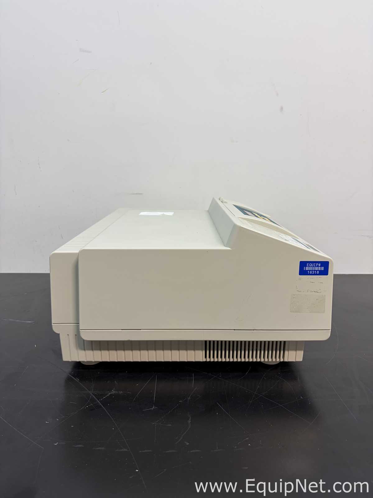 Molecular Devices Spectra Max 384 Plus Microplate Spectrophotometer With StakMax Microplate Handler