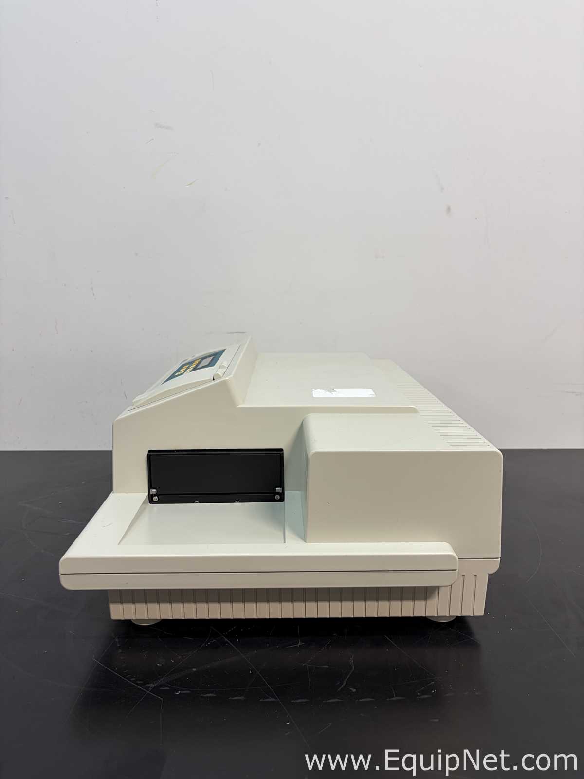 Molecular Devices Spectra Max 384 Plus Microplate Spectrophotometer With StakMax Microplate Handler