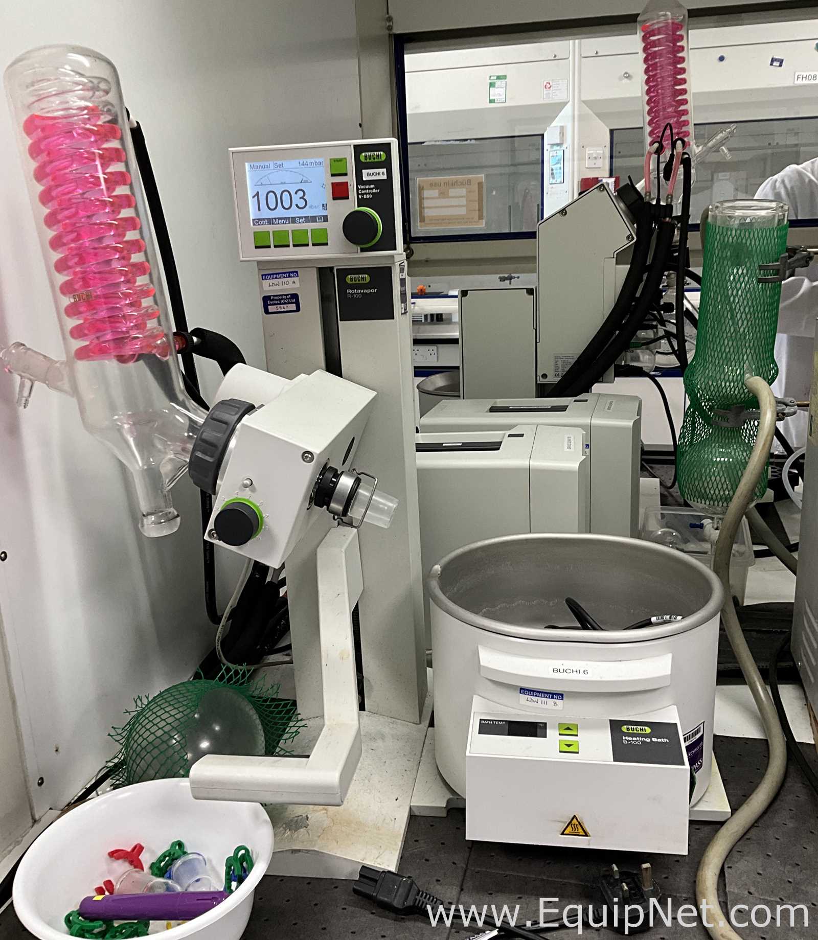 Buchi Labortechnik AG R-100 Evaporator With B-100 Heating Bath V-300 Vacuum Pump and V-850 Interface