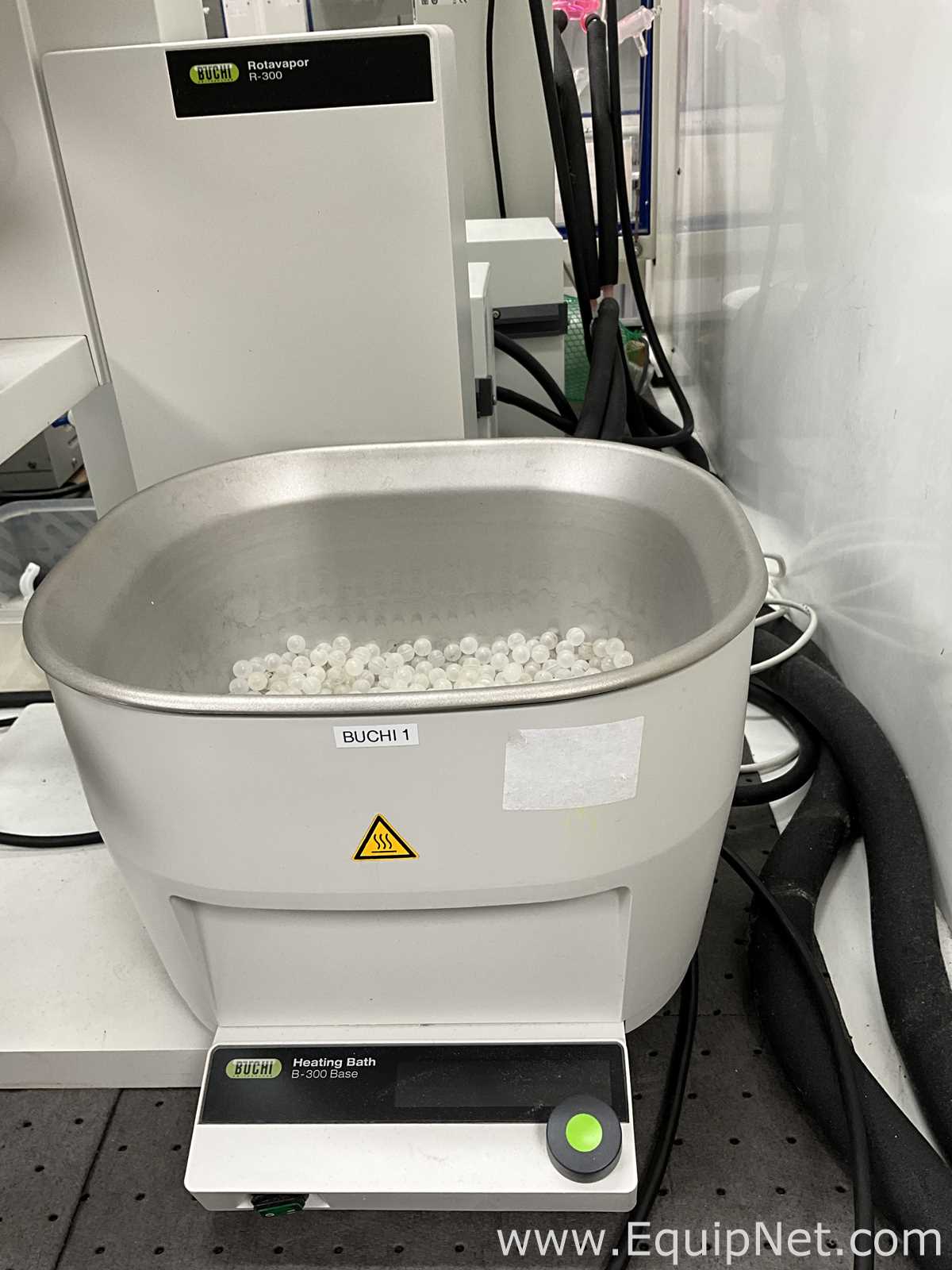 Buchi R-300 Rotary Evaporation System with B-300 Base Heating Bath and V-300 Vacuum Pump - R