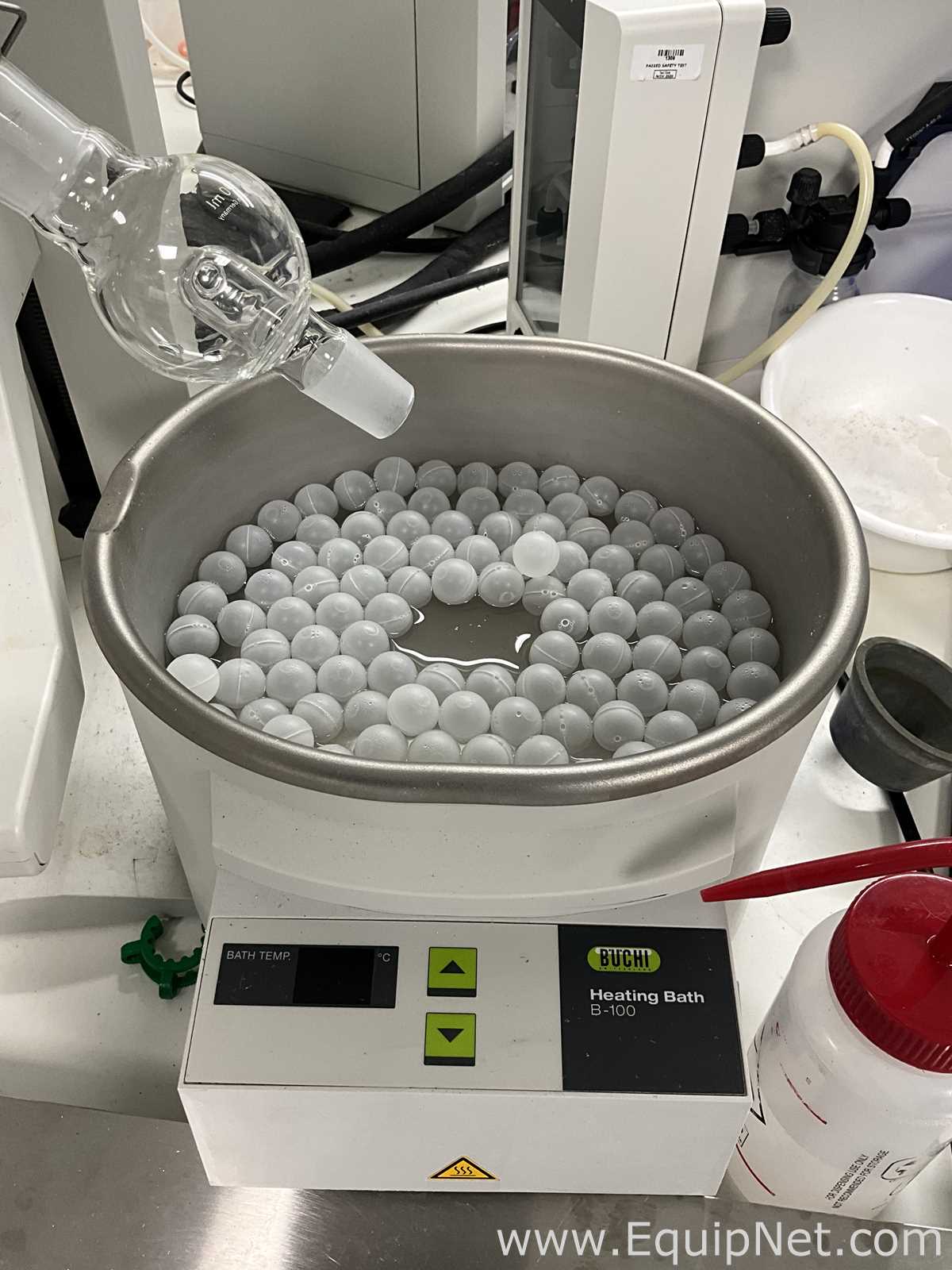 Buchi R-100 Rotary Evaporator with B-100 Heating Bath and V-300 Vacuum Pump