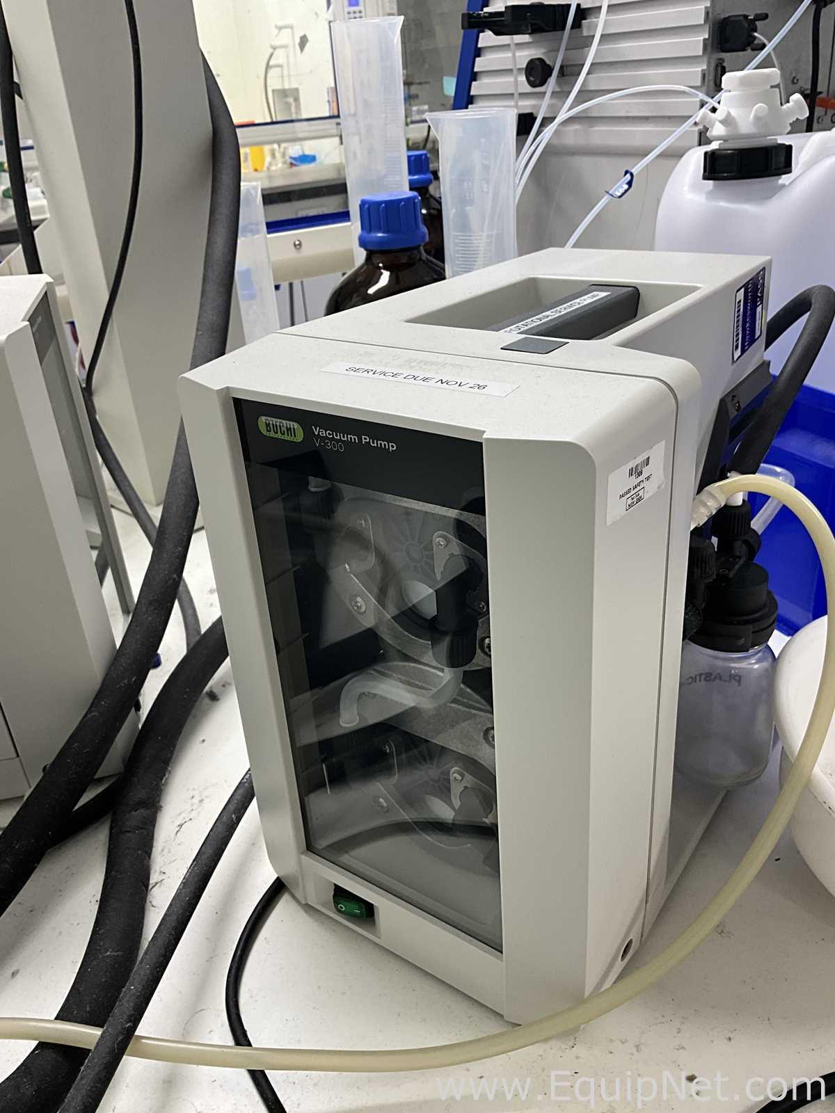 Buchi R-100 Rotary Evaporator with B-100 Heating Bath and V-300 Vacuum Pump