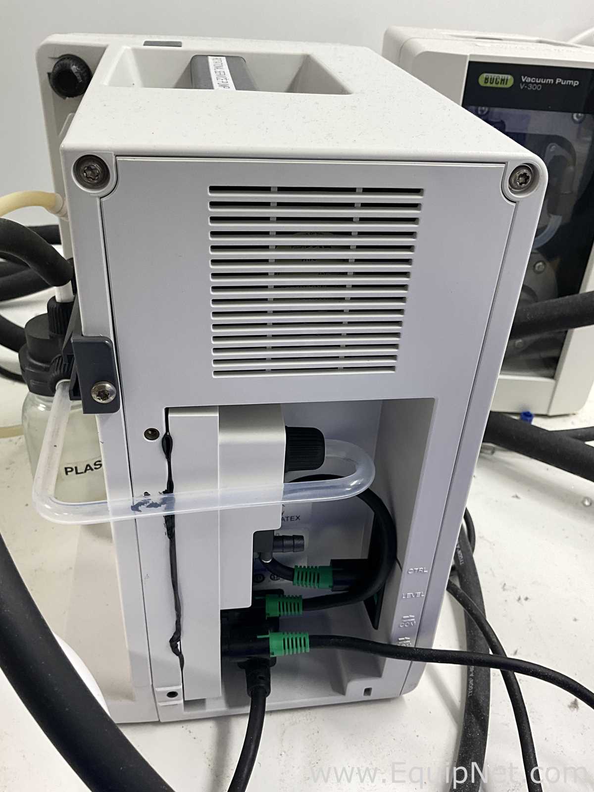 Buchi R-100 Rotary Evaporator with B-100 Heating Bath and V-300 Vacuum Pump