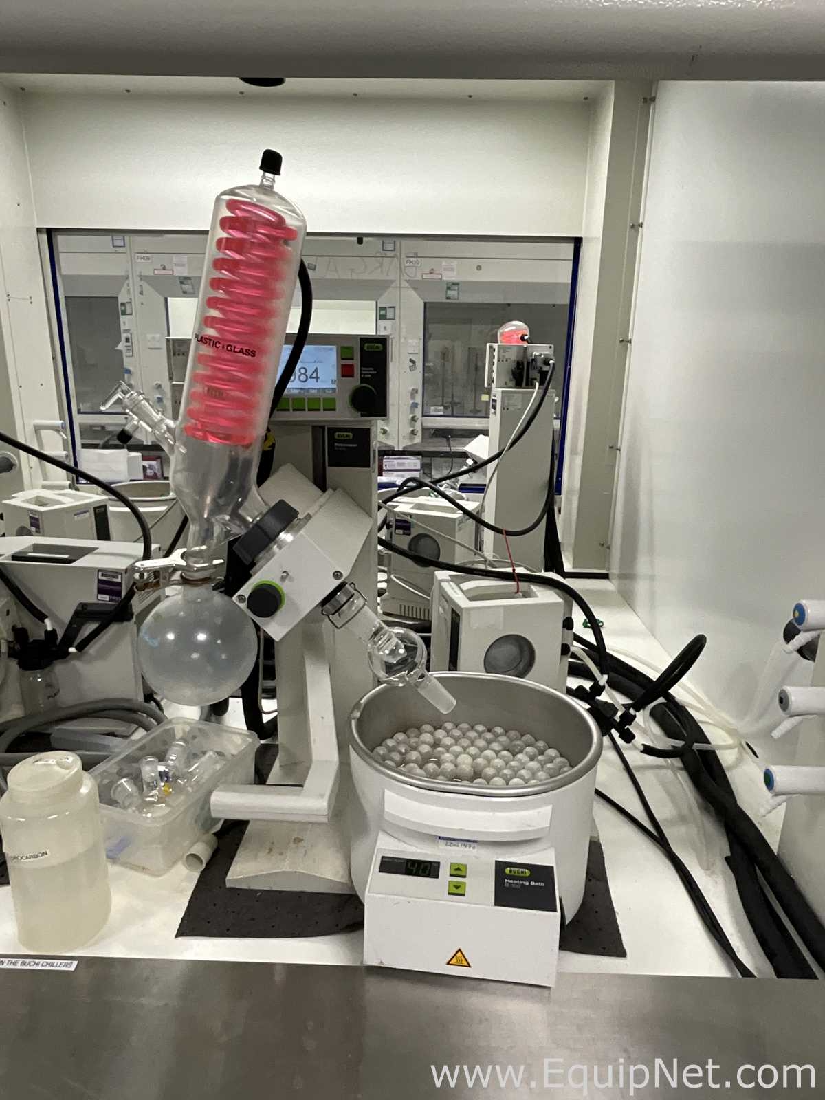 Buchi R-100 Rotary Evaporator with B-100 Heating Bath, V-700 Vacuum Pump and F-314 Recirc Chiller