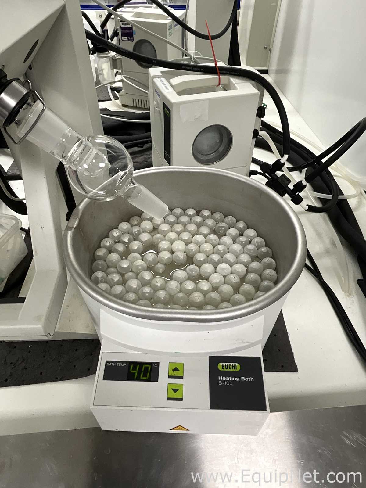 Buchi R-100 Rotary Evaporator with B-100 Heating Bath, V-700 Vacuum Pump and F-314 Recirc Chiller