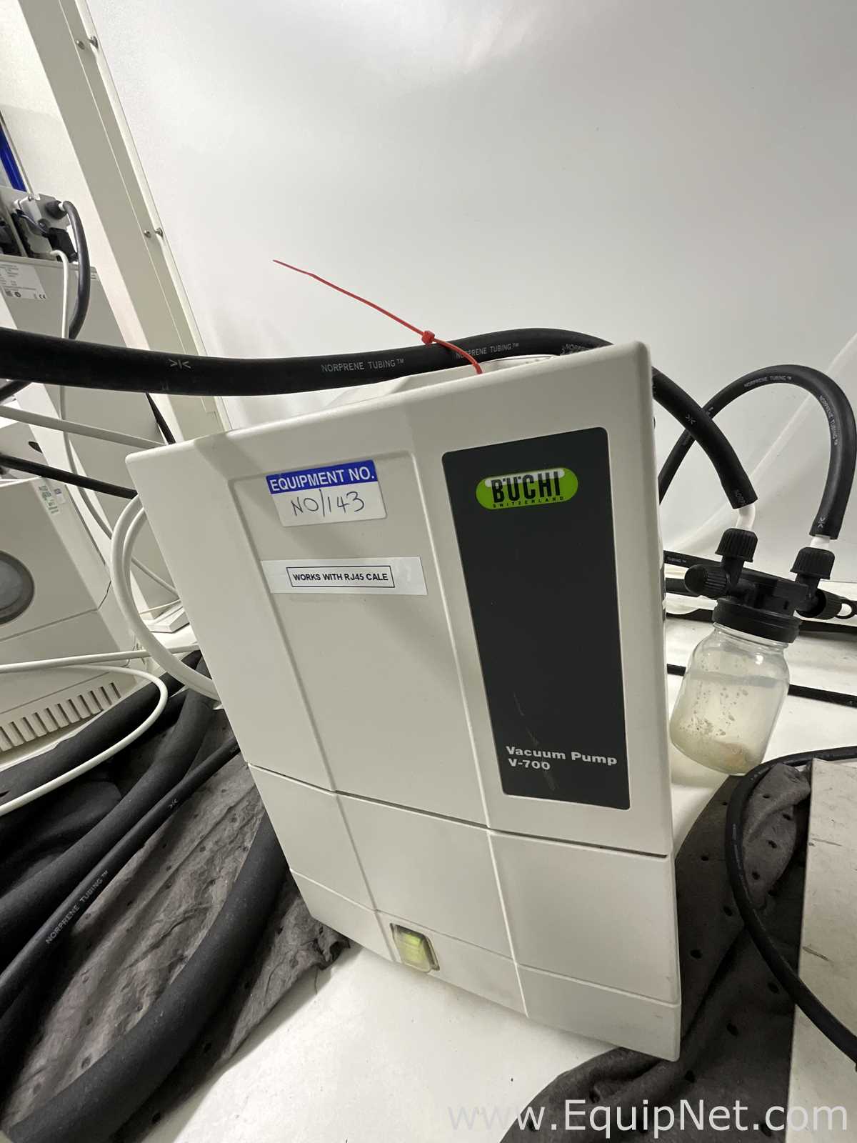 Buchi R-100 Rotary Evaporator with B-100 Heating Bath, V-700 Vacuum Pump and F-314 Recirc Chiller