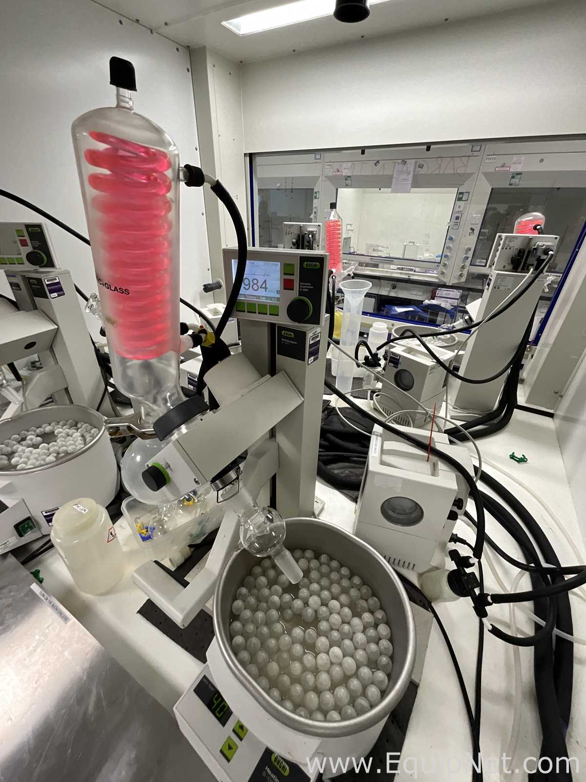 Buchi R-100 Rotary Evaporator with B-100 Heating Bath, V-700 Vacuum Pump and F-314 Recirc Chiller