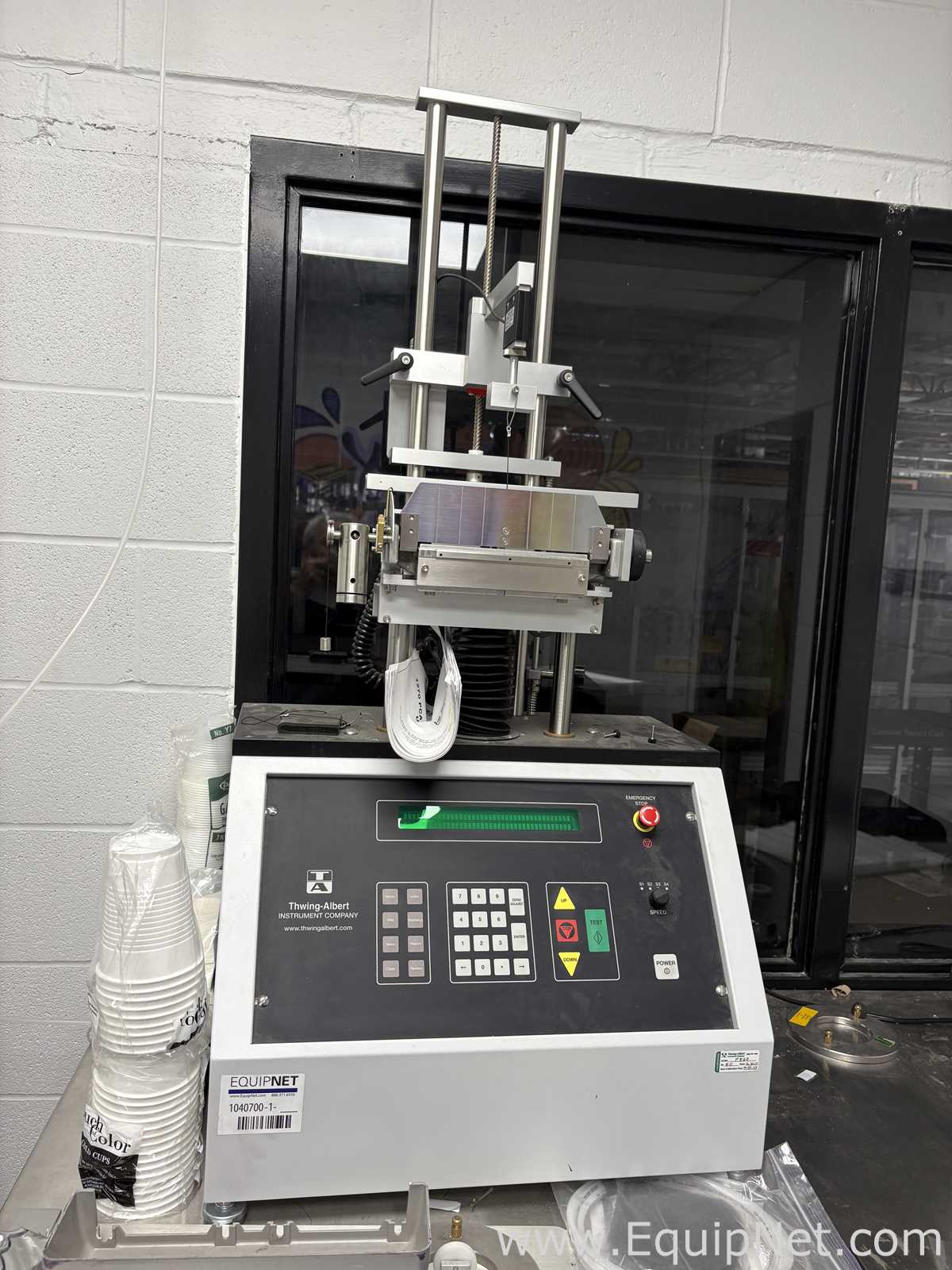 Equipamentos Laboratoriais Diversos Thwing-Albert Instrument Company 1270 PCA Score Bend Tester