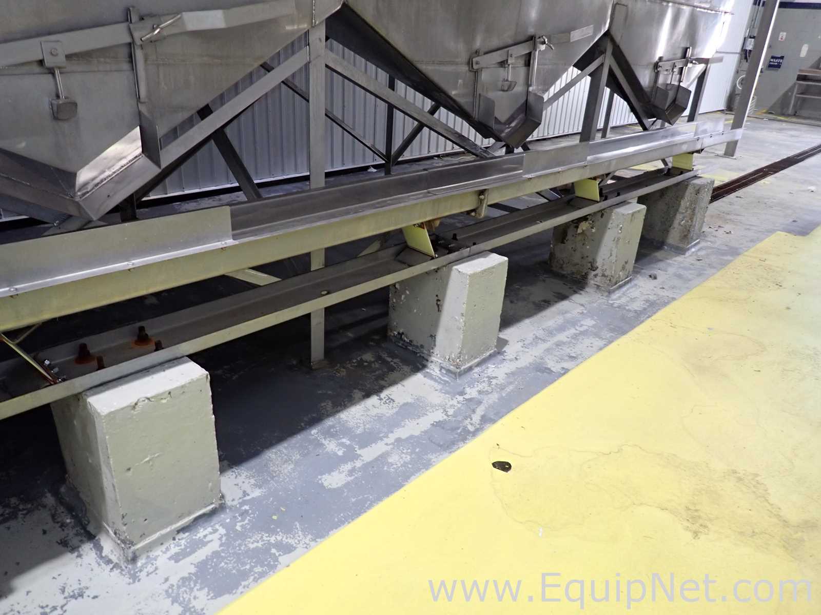 Long Stainless Steel Vibratory Conveyor 09-14