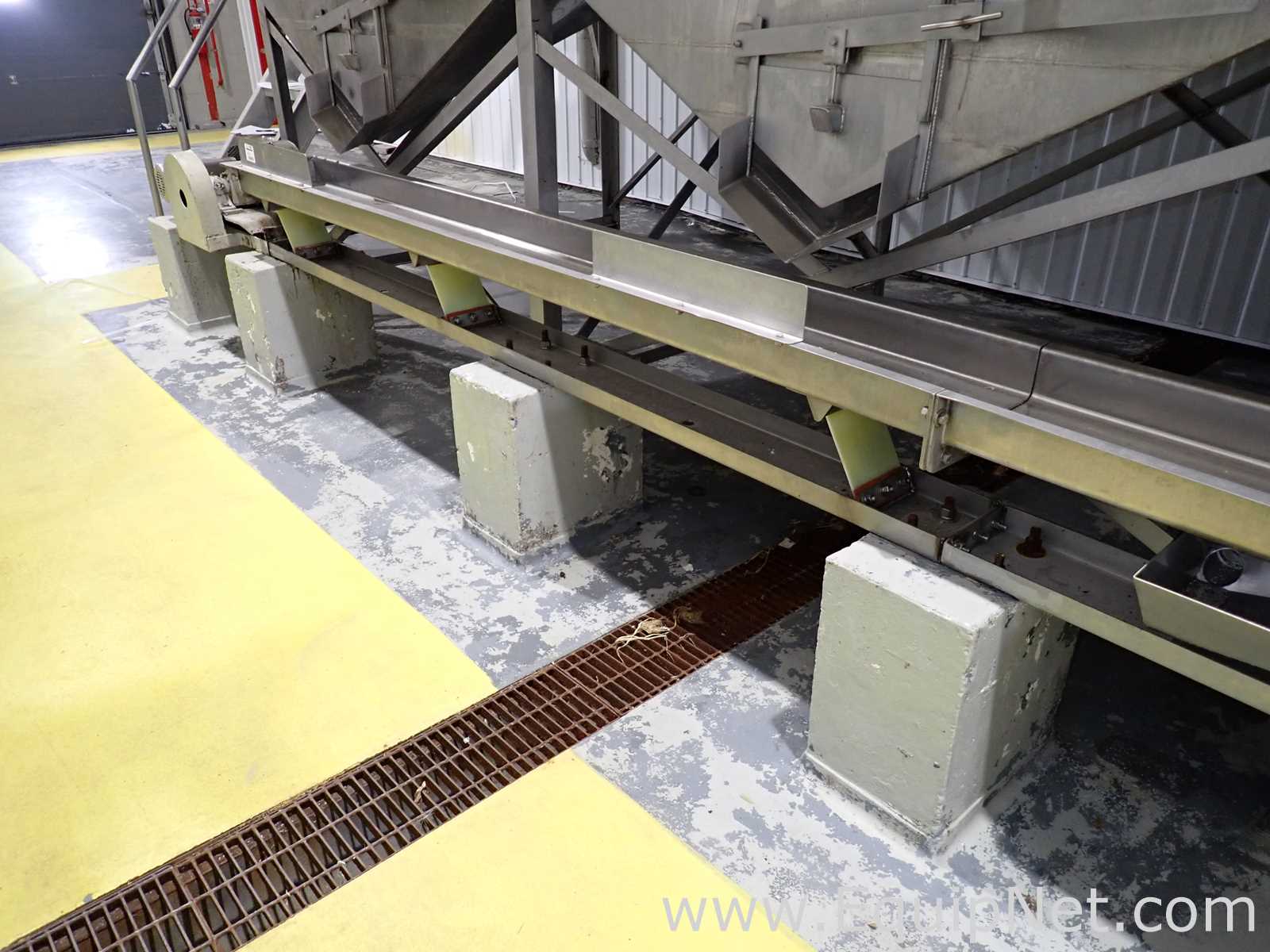 Long Stainless Steel Vibratory Conveyor 09-14