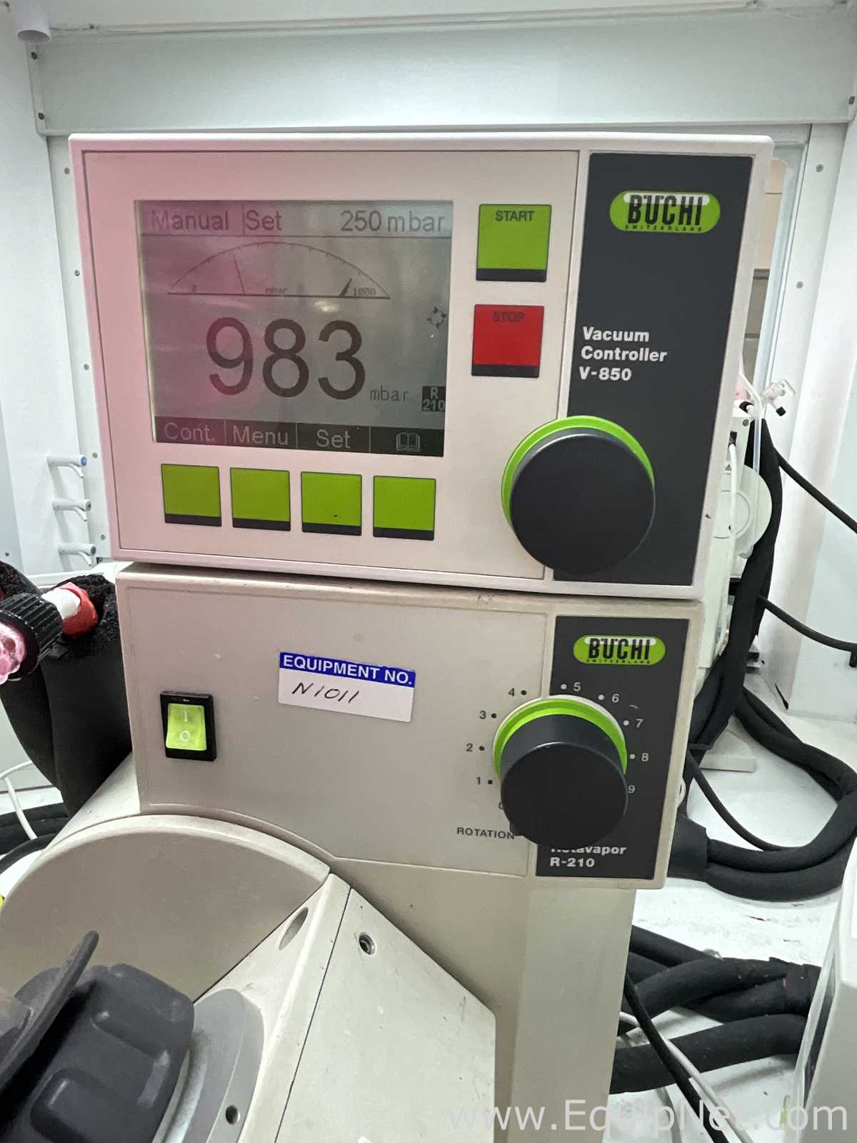 Buchi R-210 Evaporator with B-491 Heating Bath, V-700 Vacuum Pump and F-305 Recirculating Chiller