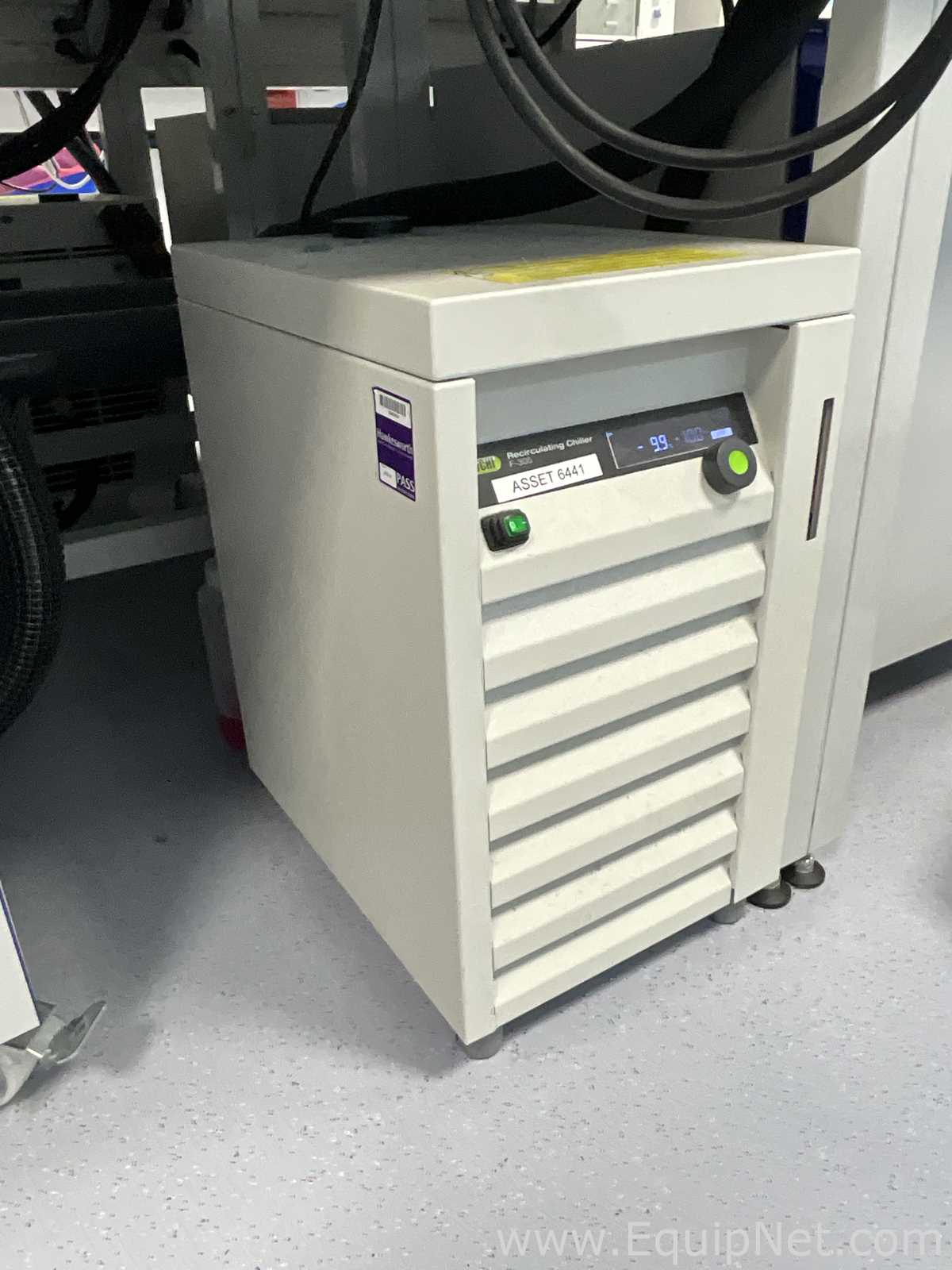 Buchi R-210 Evaporator with B-491 Heating Bath, V-700 Vacuum Pump and F-305 Recirculating Chiller
