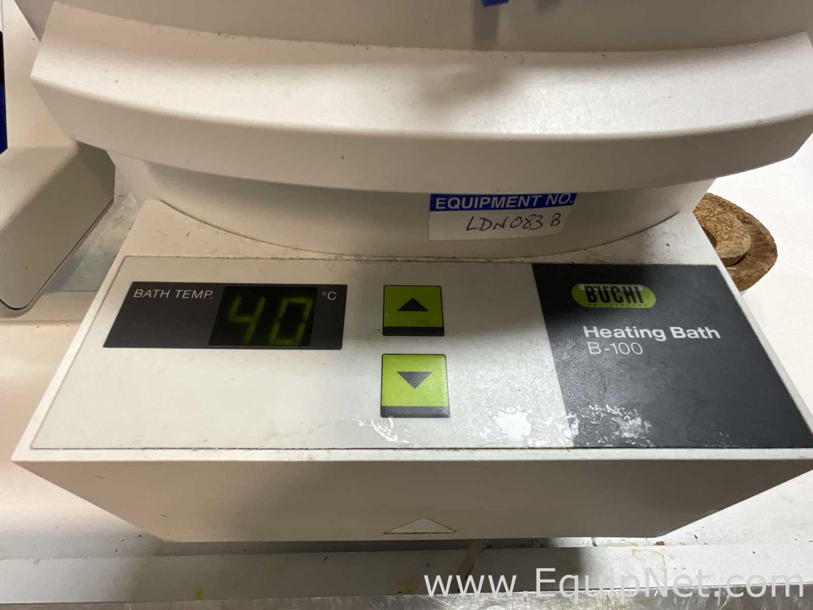 Buchi R-100 Rotary Evaporator with B-100 Heating Bath and V-300 Vacuum Pump