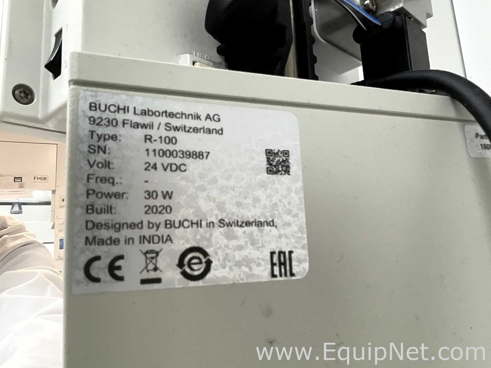 Buchi R-100 Rotary Evaporator with B-100 Heating Bath and V-300 Vacuum Pump