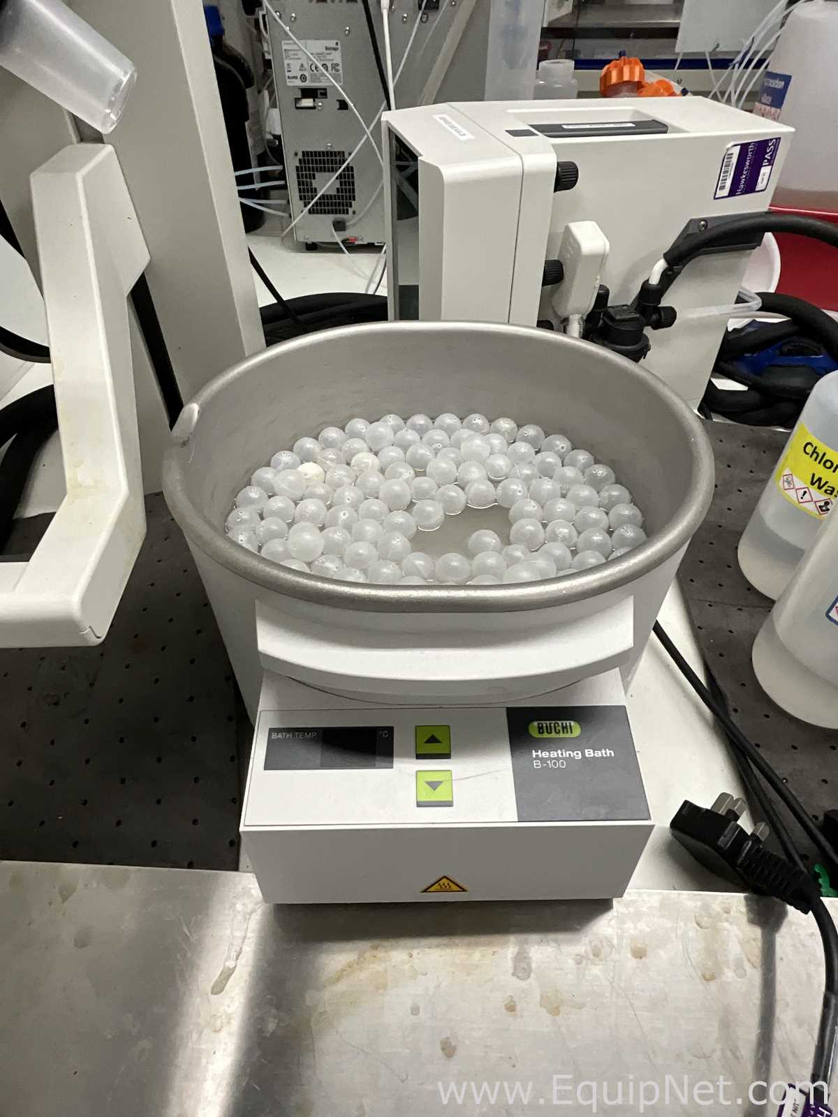 Buchi R-100 Rotary Evaporator with B-100 Heating Bath and V-300 Vacuum Pump