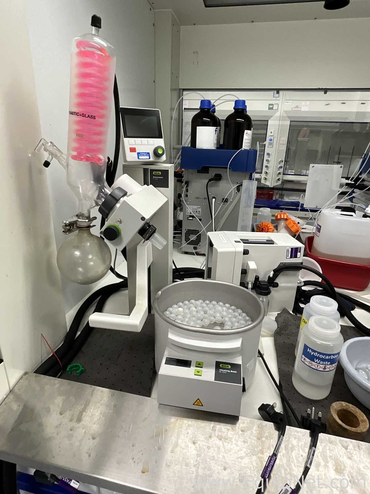 Buchi R-100 Rotary Evaporator with B-100 Heating Bath and V-300 Vacuum Pump