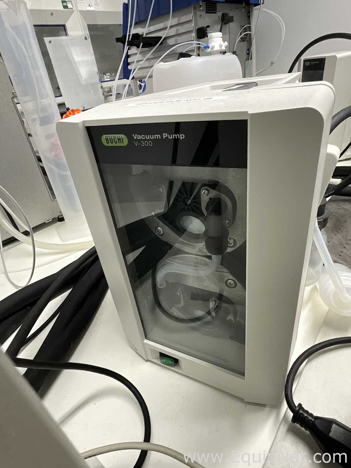 Buchi R-100 Rotary Evaporator with B-100 Heating Bath and V-300 Vacuum Pump