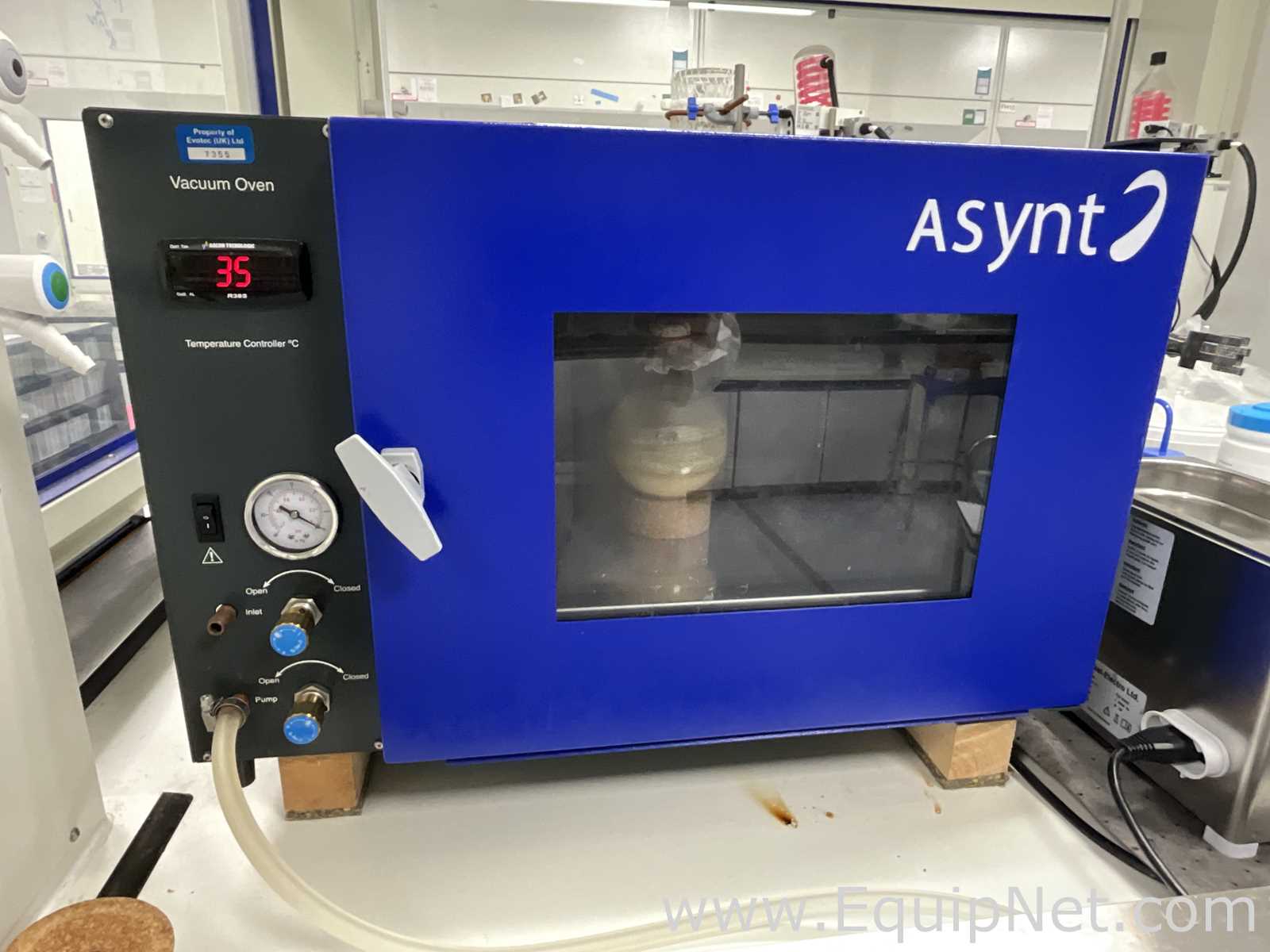 Fistreem ASY031.XX3.5 Laboratory Vacuum Oven with Edwards Vacuum Pump