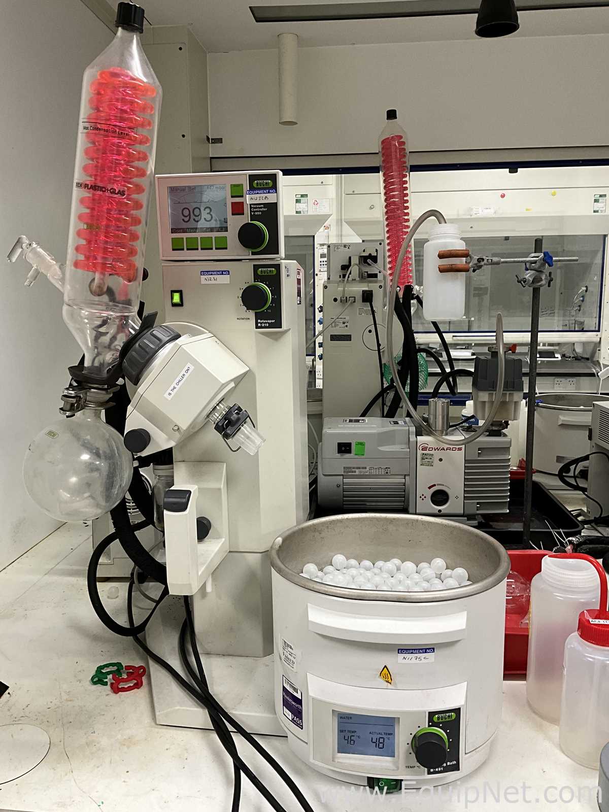 Buchi Labortechnik AG R-210 Evaporator With B-491 Heating Bath V-700 Vacuum Pump and V-850 Interface