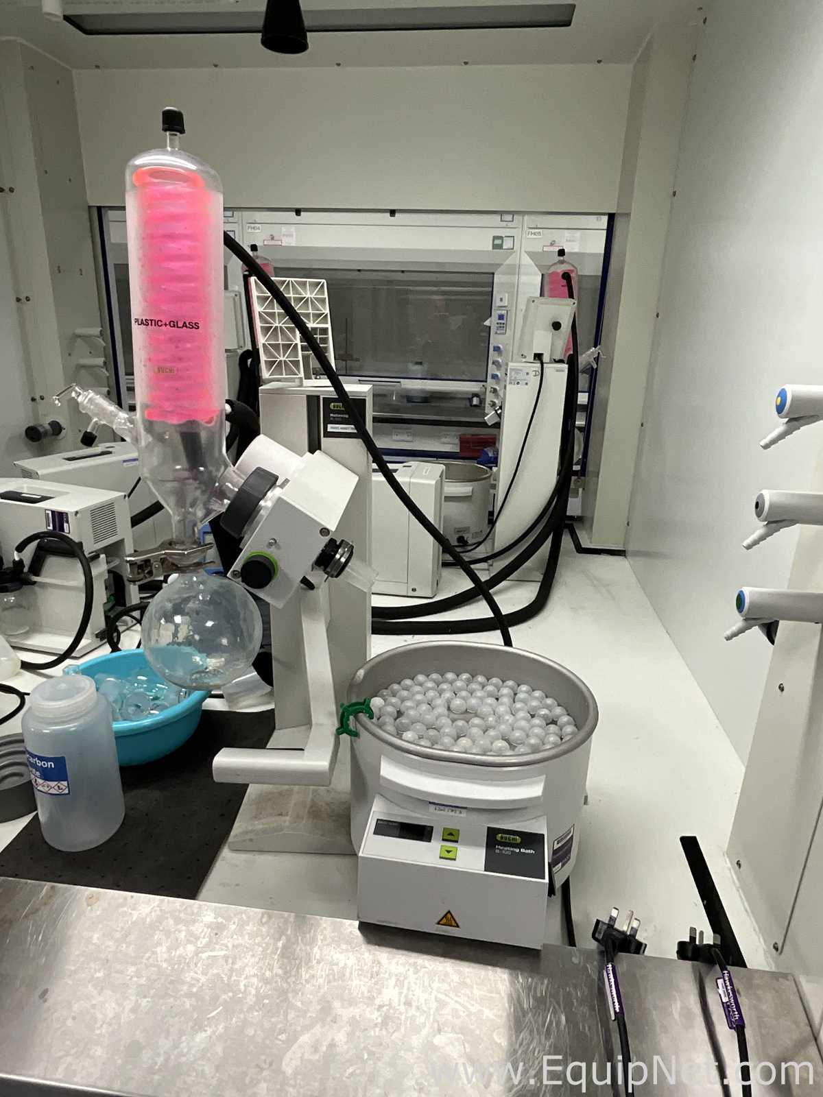Buchi R-100 Rotary Evaporator with B-100 Heating Bath and Vacuubrand CVC 3000 Vacuum Pump