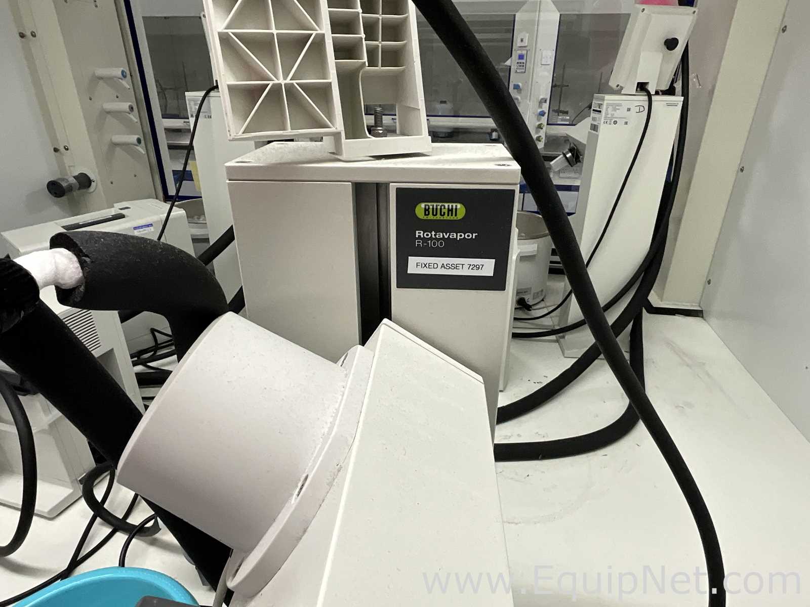 Buchi R-100 Rotary Evaporator with B-100 Heating Bath and Vacuubrand CVC 3000 Vacuum Pump